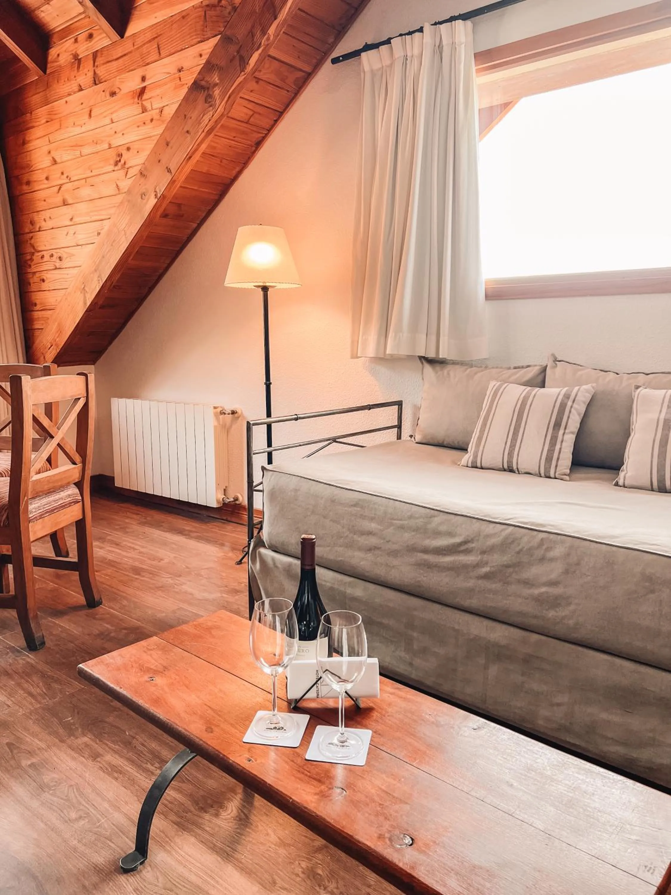 Living room in Hotel Catedral Patagonia Ski & Wellness