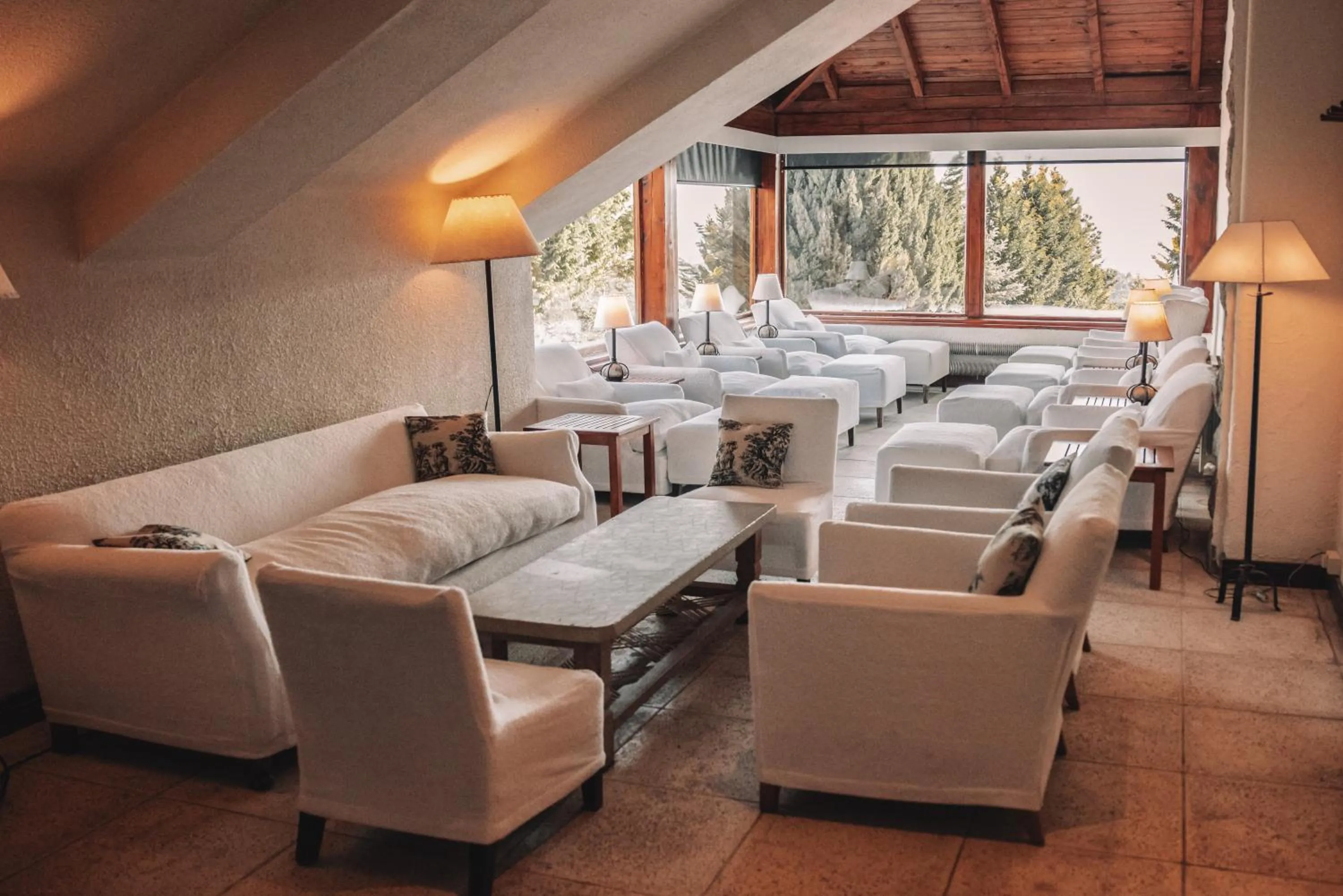 Living room in Hotel Catedral Patagonia Ski & Wellness