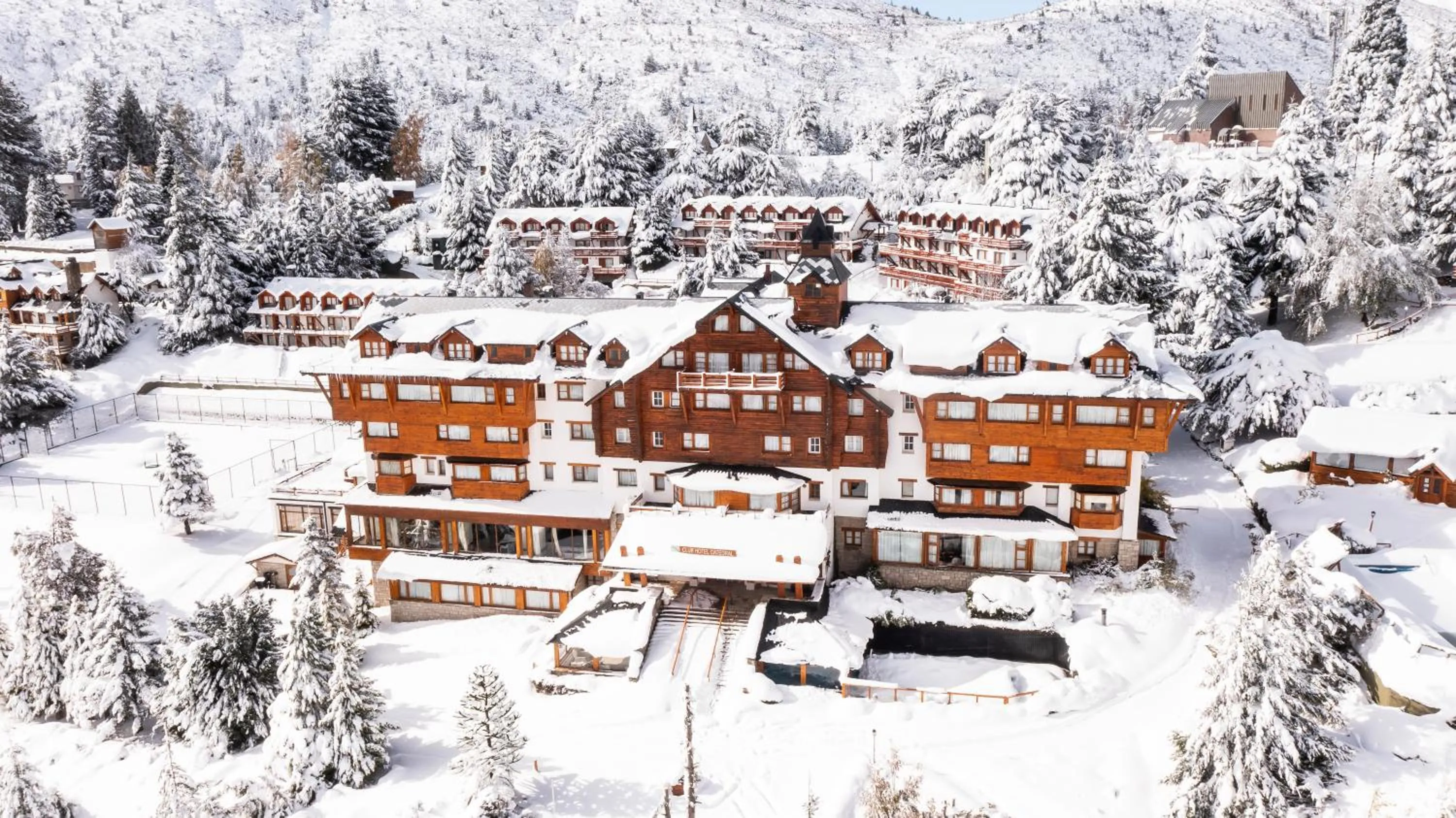 Property building in Hotel Catedral Patagonia Ski & Wellness