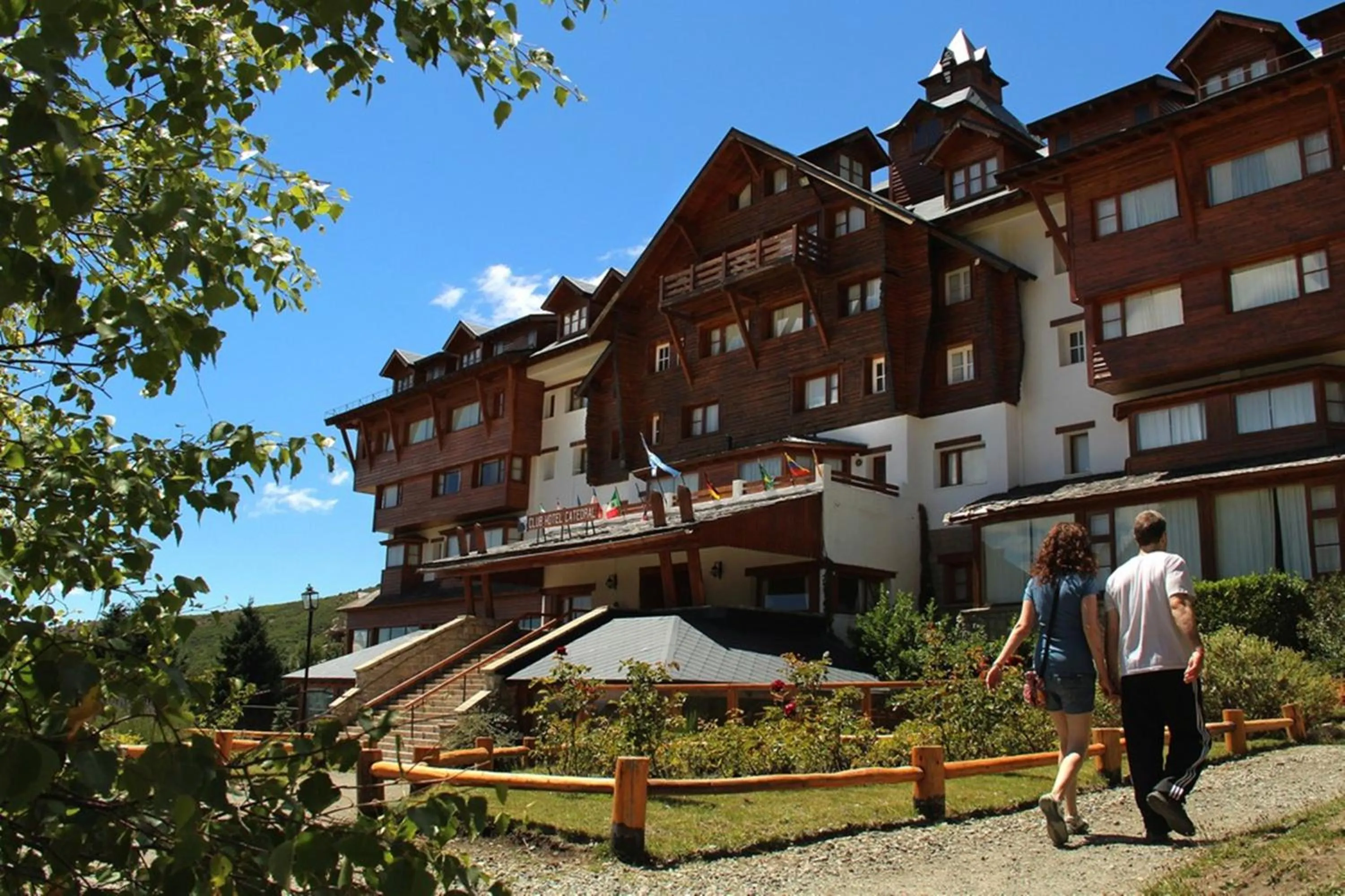 Facade/entrance in Hotel Catedral Patagonia Ski & Wellness