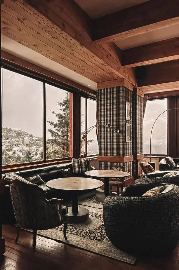 Lounge or bar in Hotel Catedral Patagonia Ski & Wellness Lounge or bar in Hotel Catedral Patagonia Ski & Wellness