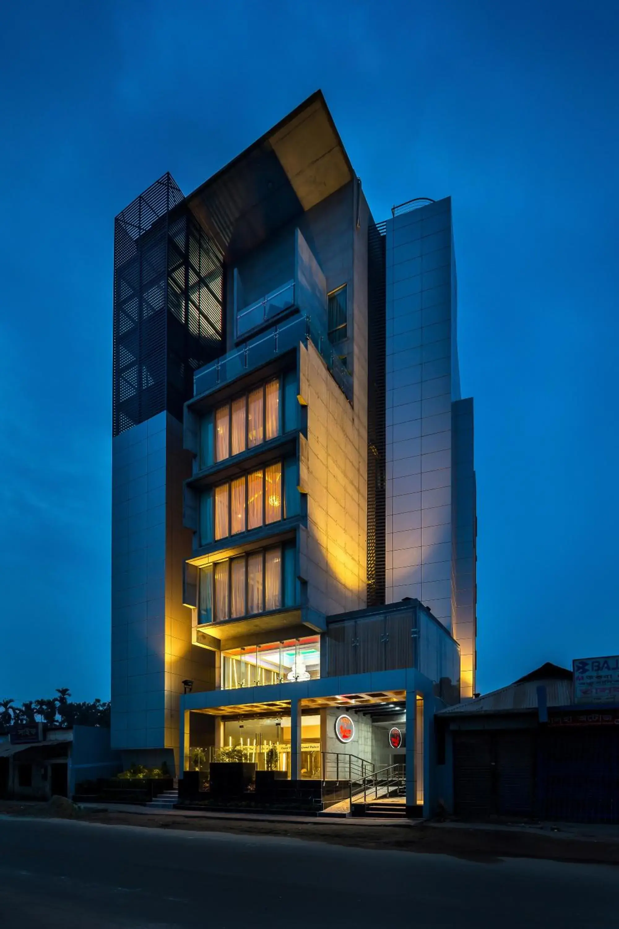 Property building in Grand Palace Hotel & Resorts Rangpur Property building in Grand Palace Hotel & Resorts Rangpur