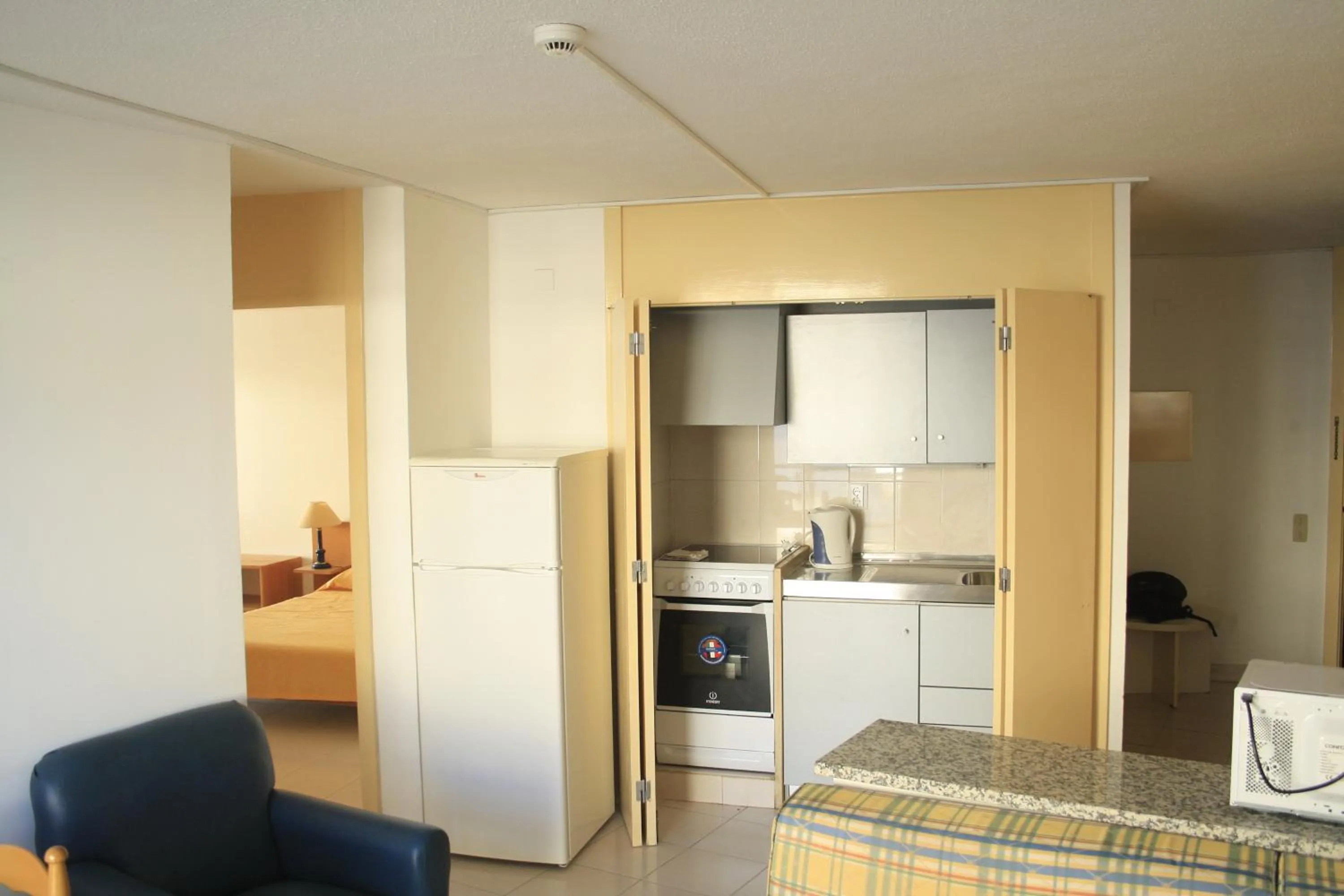 Kitchen or kitchenette in Edificio Albufeira Apartamentos A. Local - Albuturismo Lda