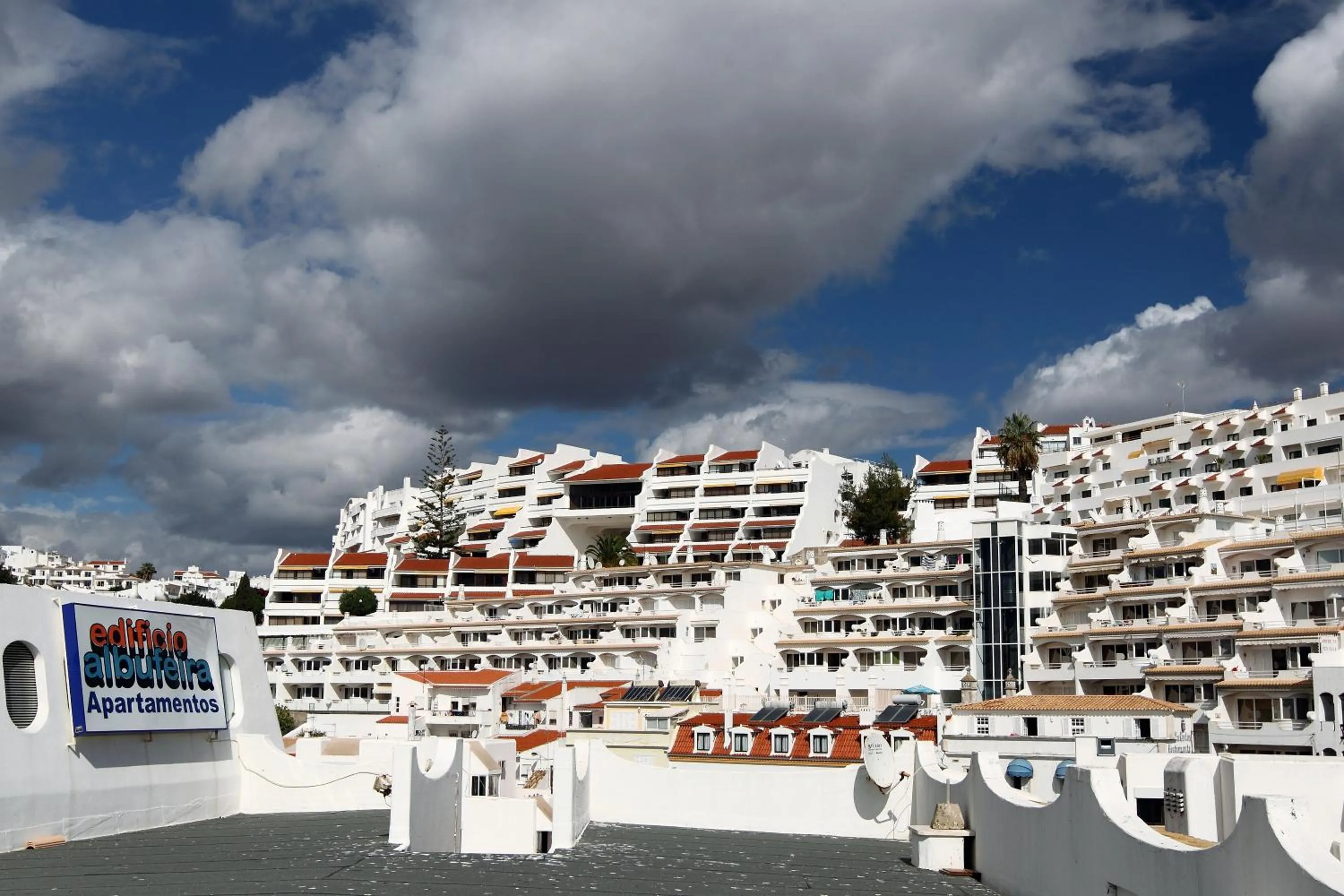 Facade/entrance in Edificio Albufeira Apartamentos A. Local - Albuturismo Lda