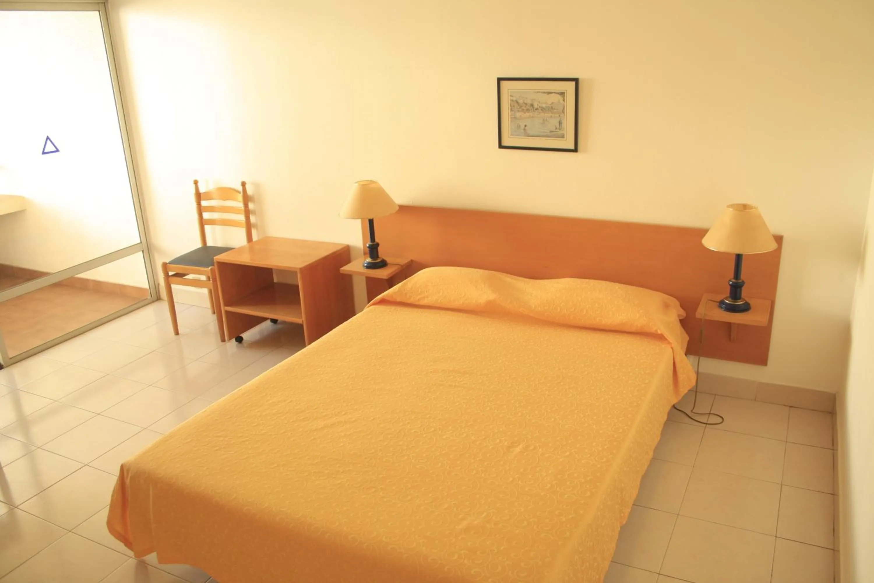 Bedroom, Bed in Edificio Albufeira Apartamentos A. Local - Albuturismo Lda