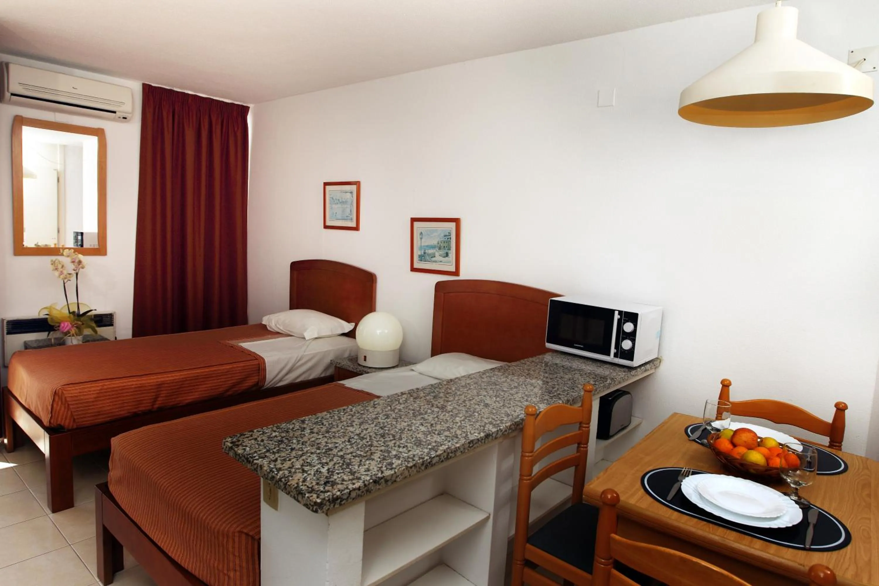 Bedroom, Bed in Edificio Albufeira Apartamentos A. Local - Albuturismo Lda