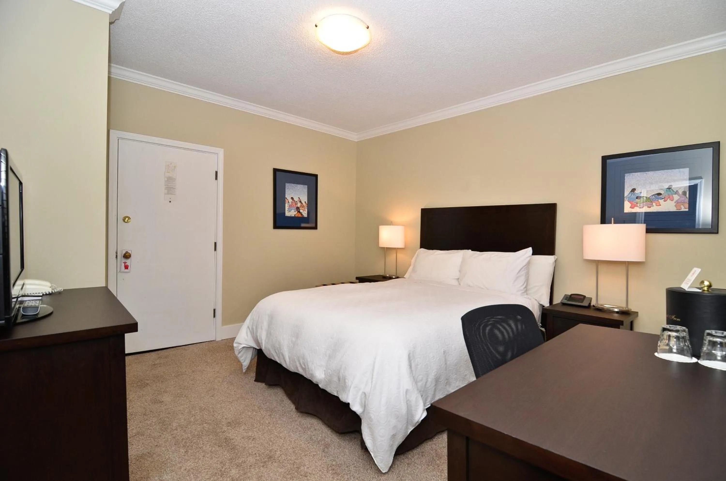 Photo of the whole room, Bed in Regent Hotel Revelstoke