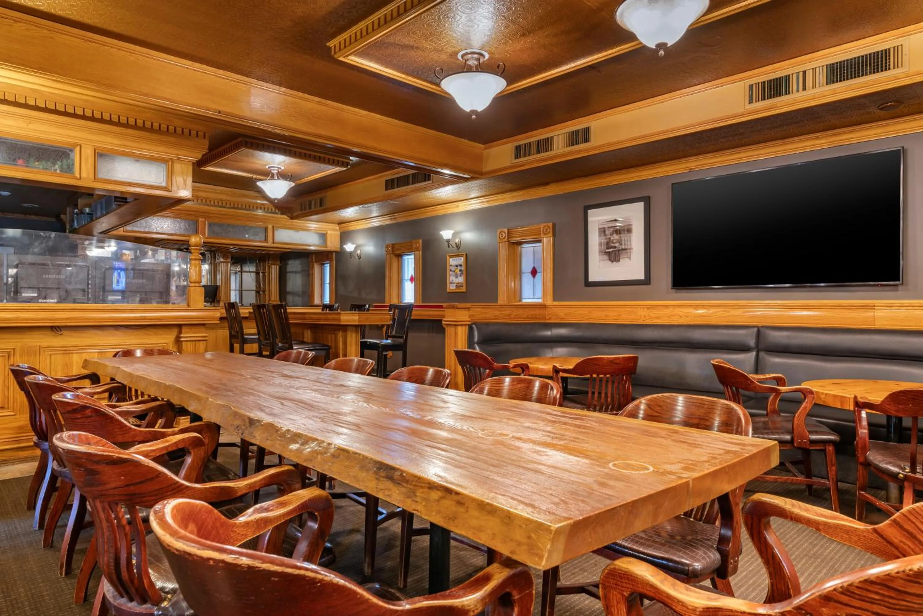 Restaurant/places to eat in Regent Hotel Revelstoke