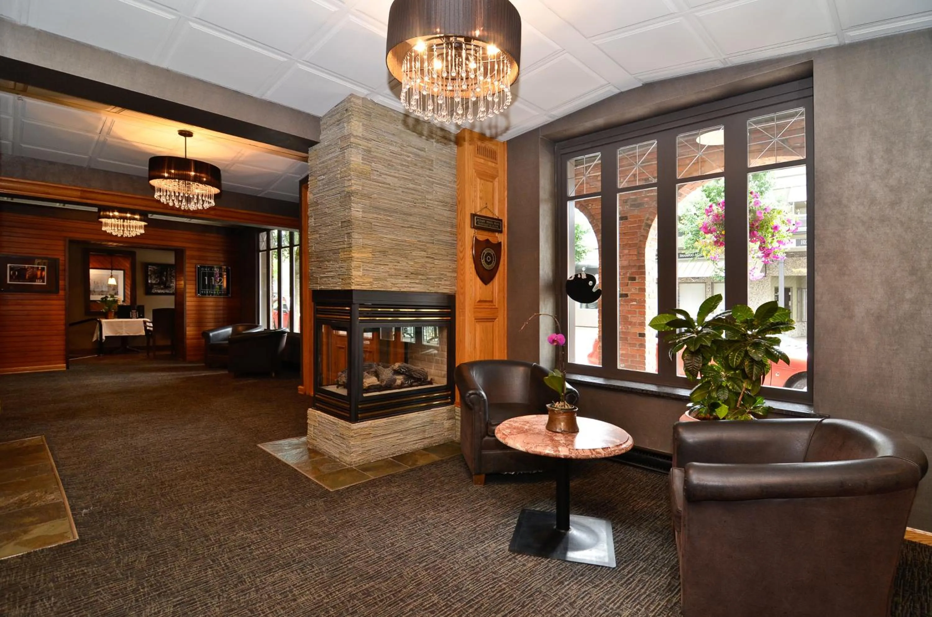 Lounge or bar in Regent Hotel Revelstoke