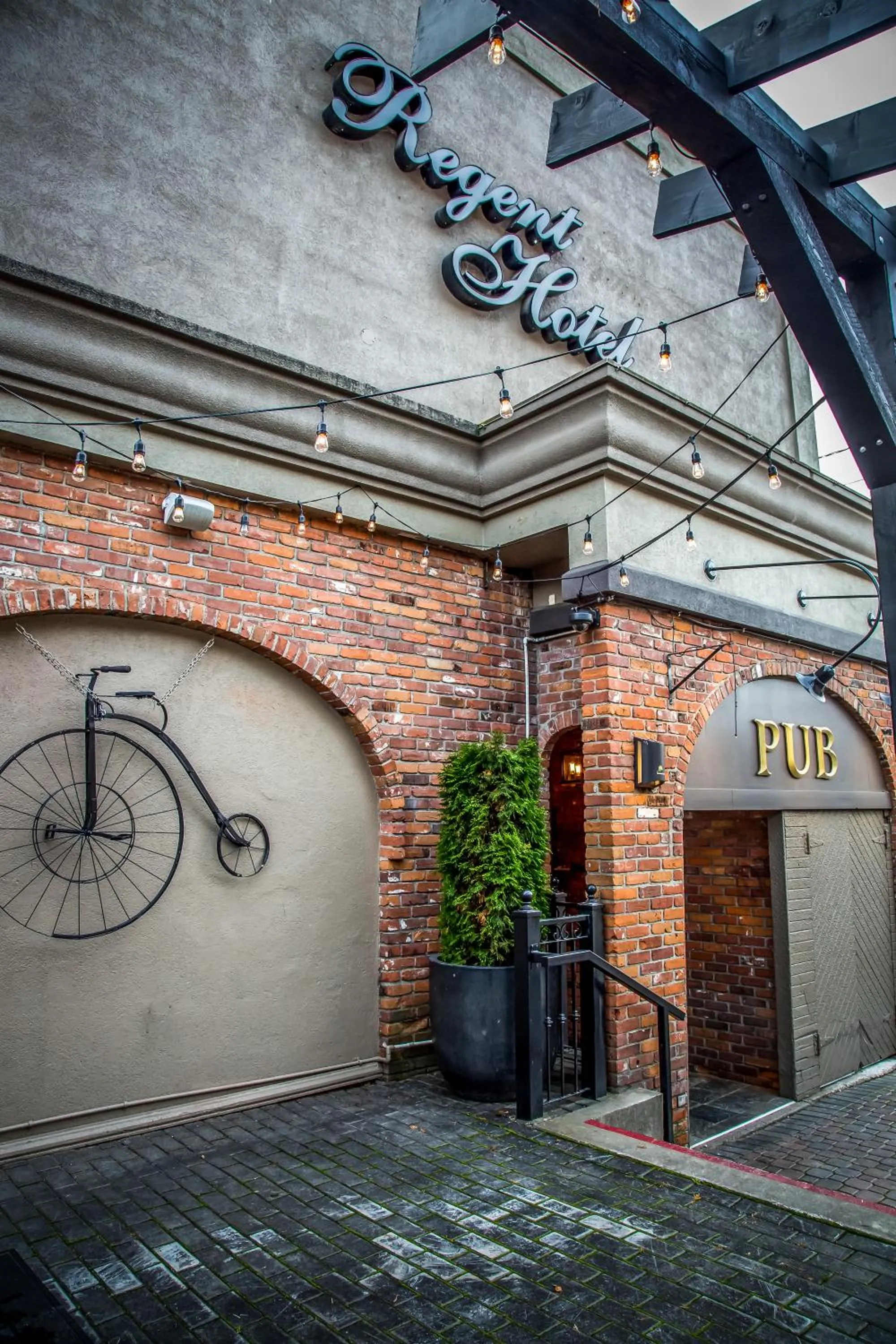 Facade/entrance in Regent Hotel Revelstoke