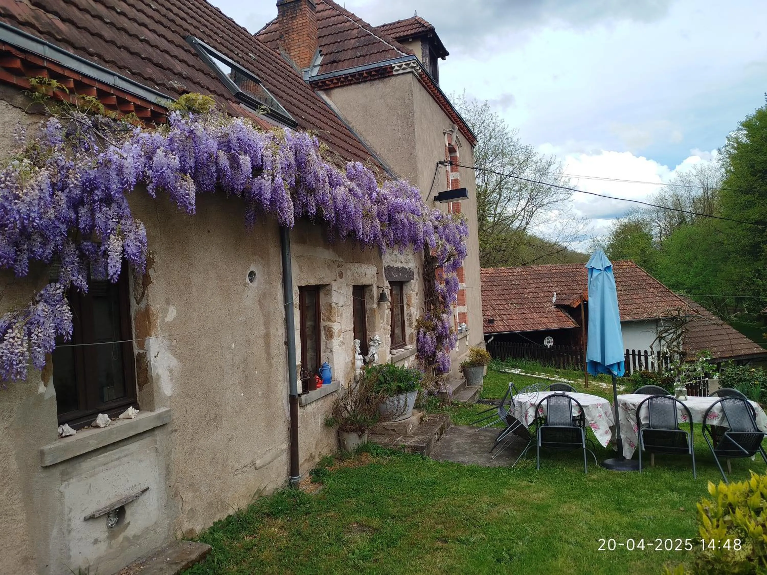 Property building in Maison du Moulin Galuzot