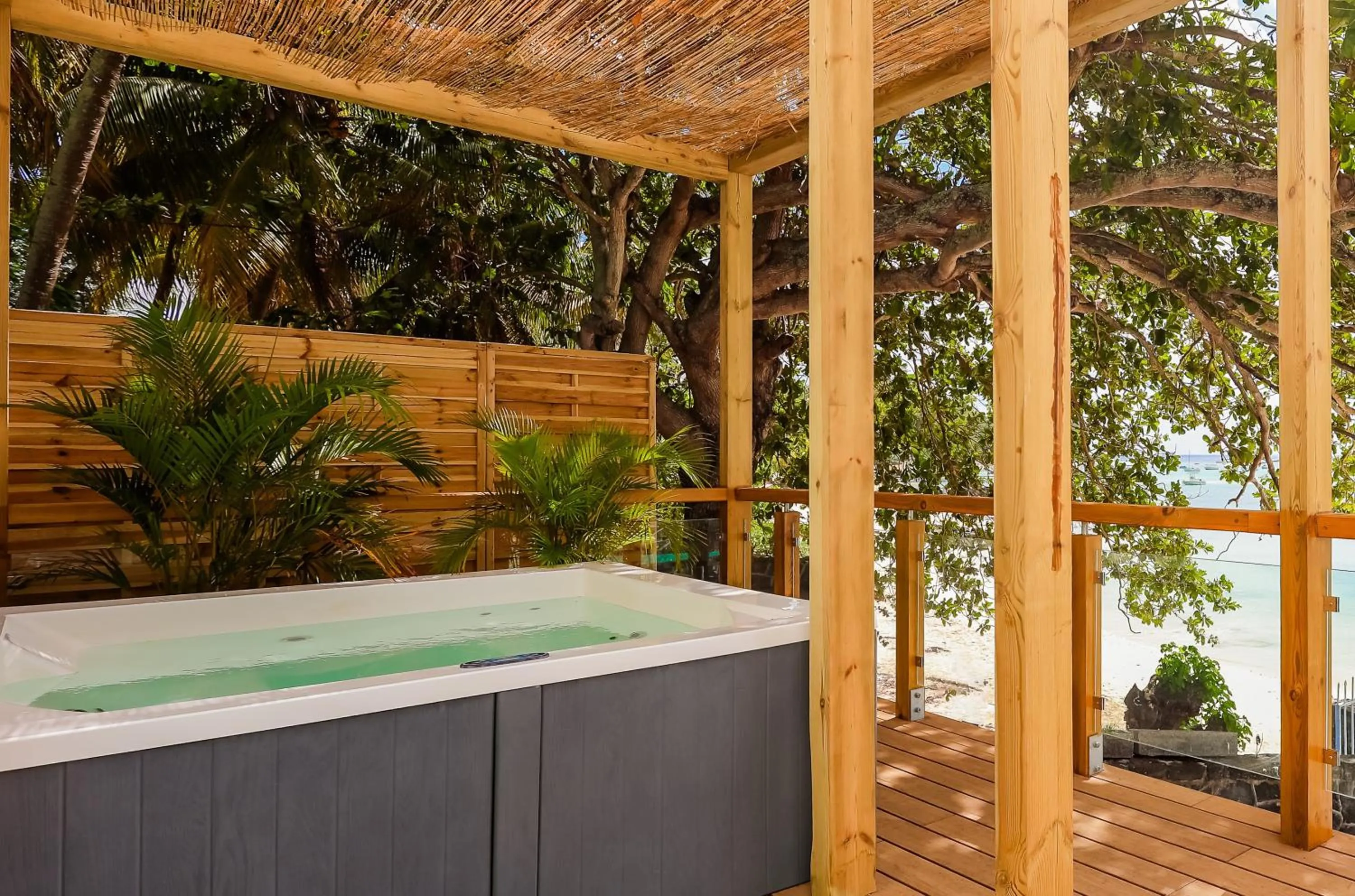 Day in Coral Azur Beach Resort Mont Choisy