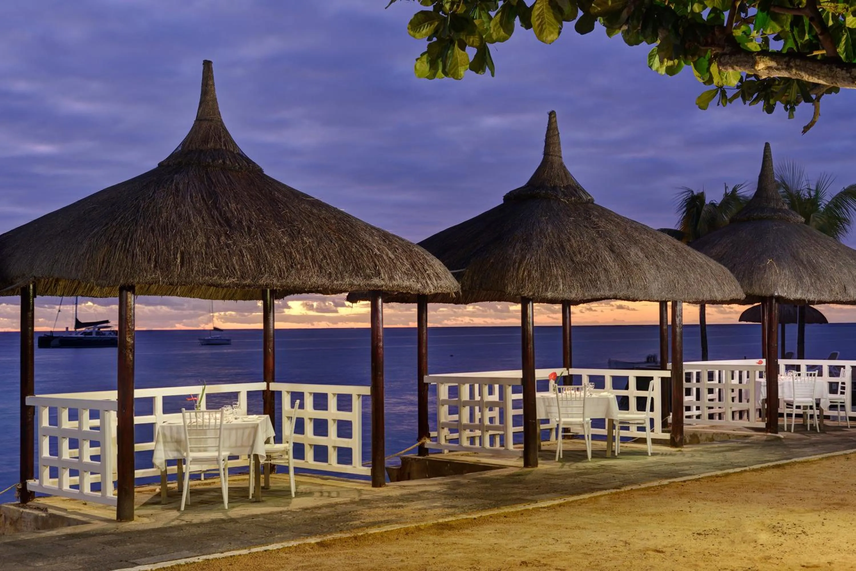 Restaurant/places to eat in Coral Azur Beach Resort Mont Choisy