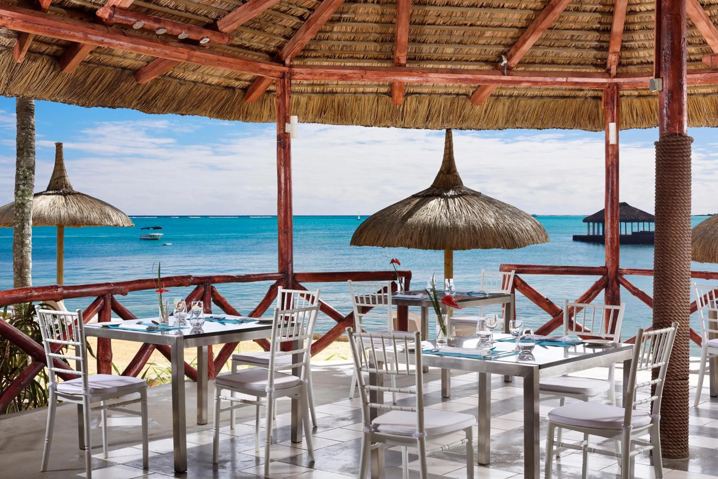 Restaurant/places to eat in Coral Azur Beach Resort Mont Choisy