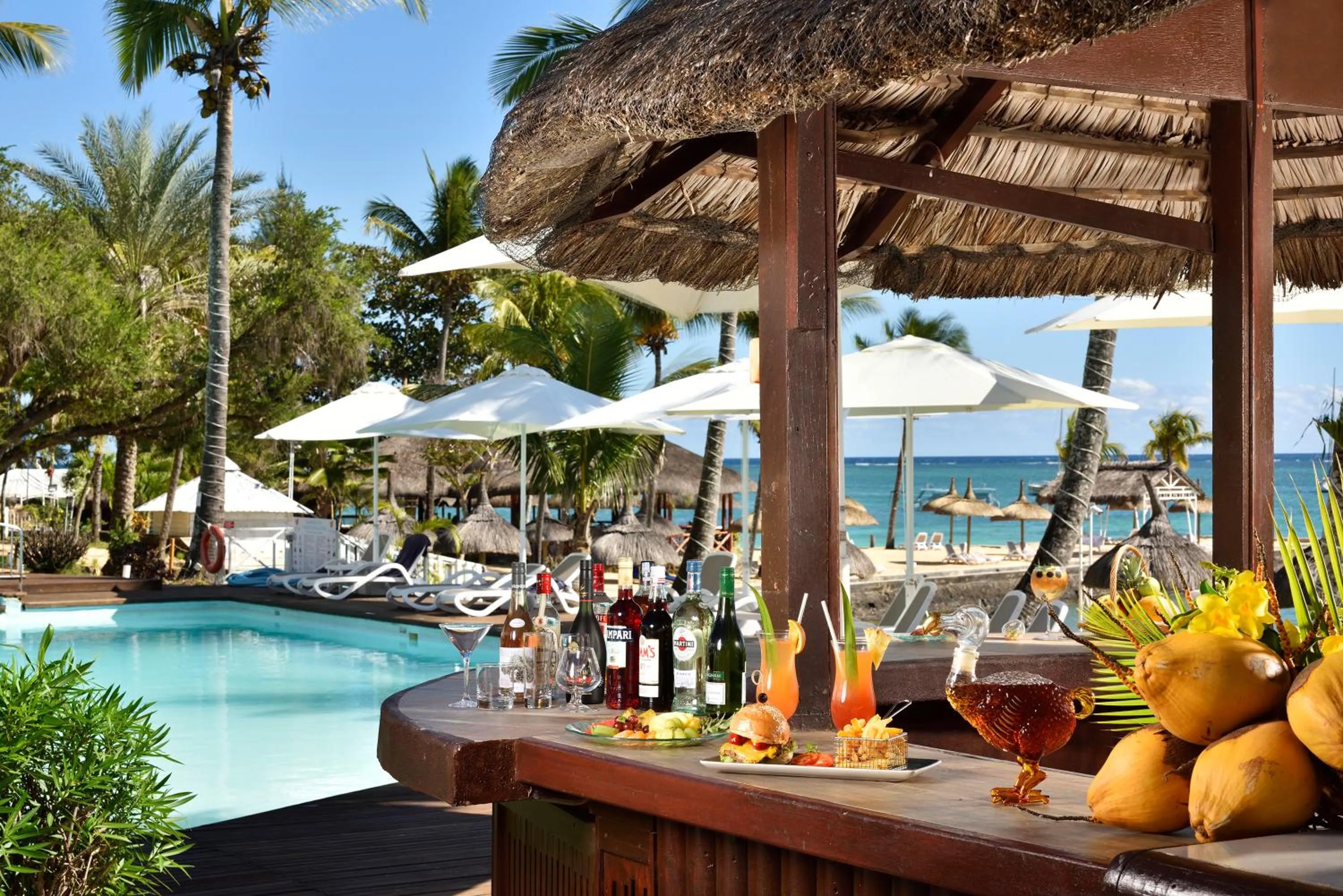 Food and drinks in Coral Azur Beach Resort Mont Choisy