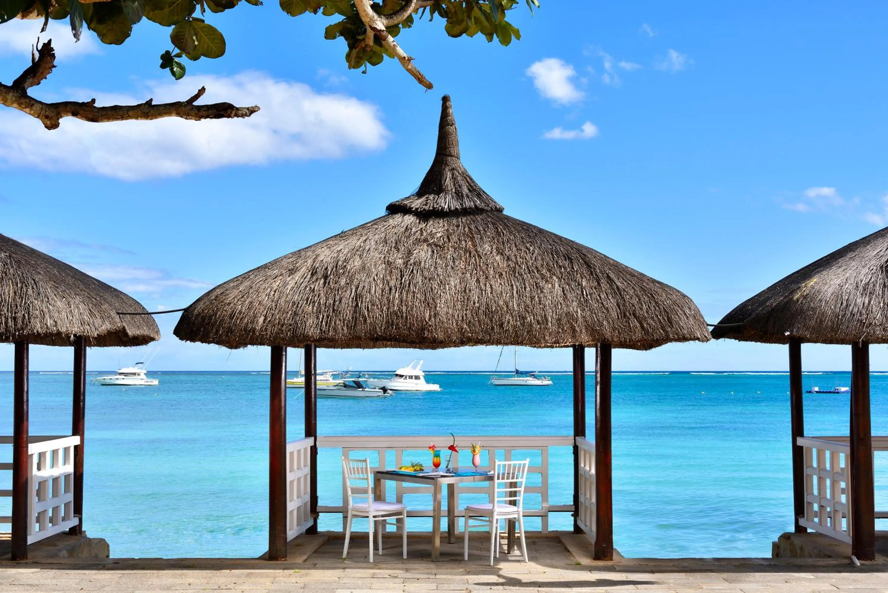 Restaurant/places to eat in Coral Azur Beach Resort Mont Choisy