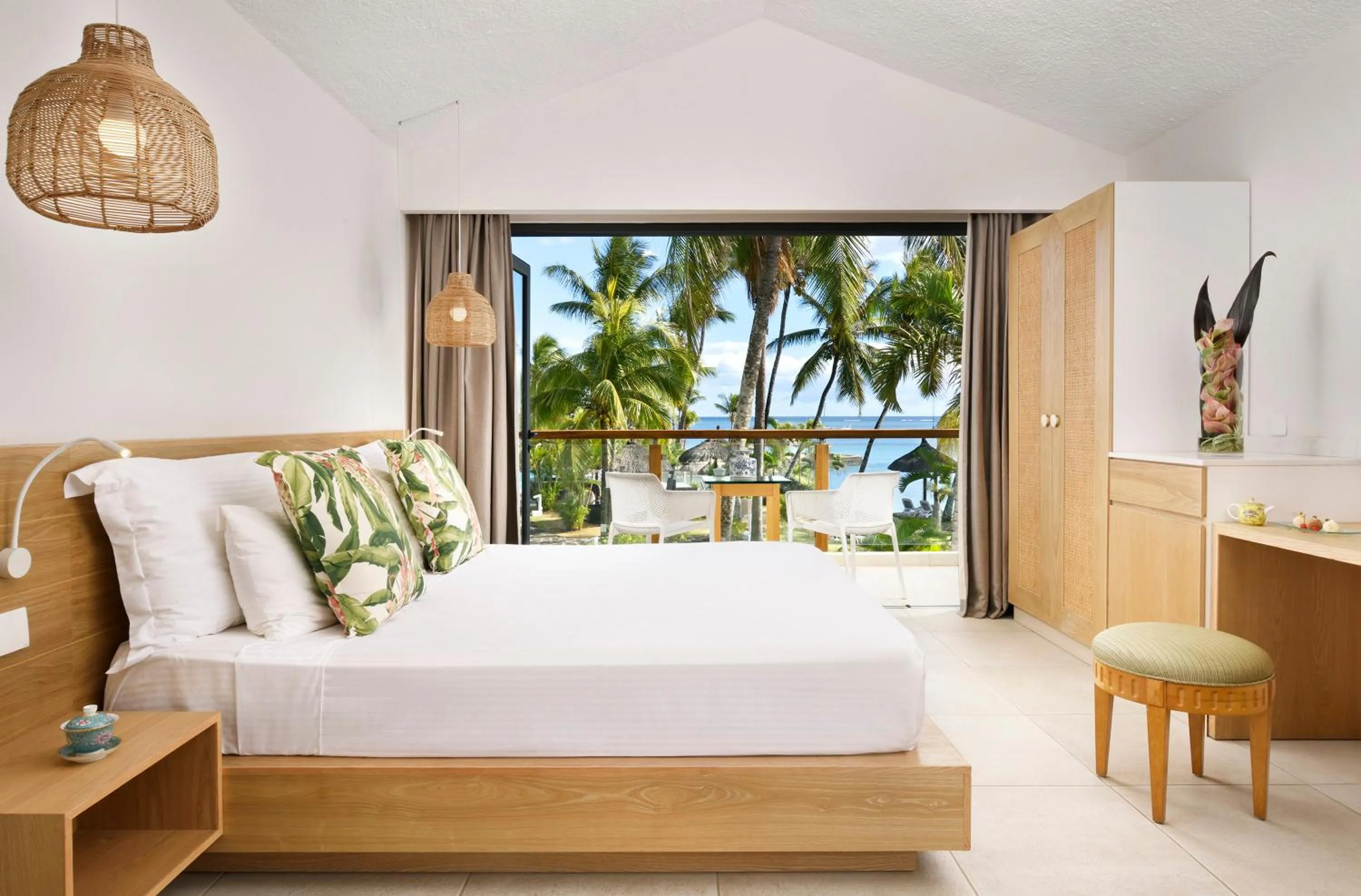 Photo of the whole room, Bed in Coral Azur Beach Resort Mont Choisy