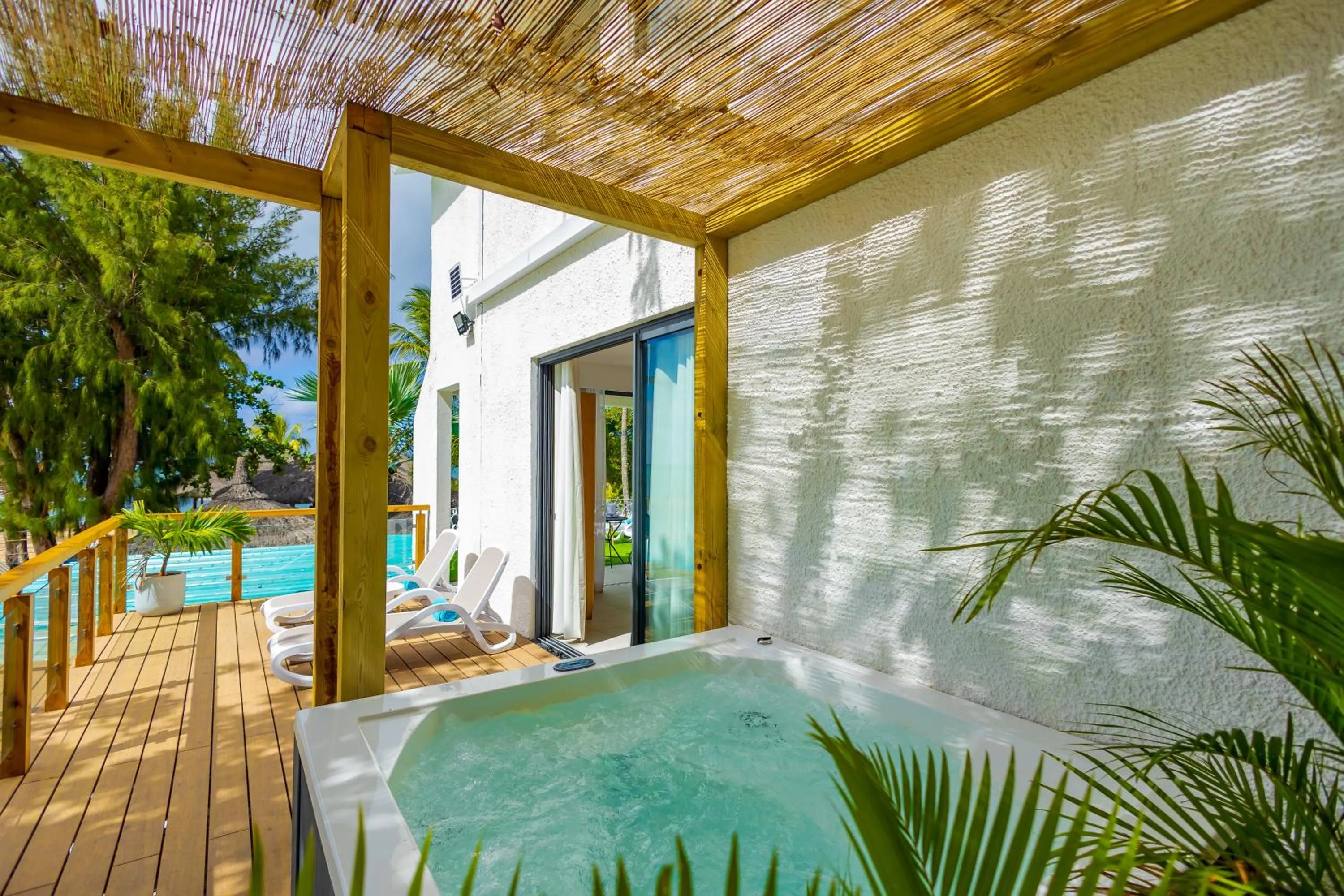 Day in Coral Azur Beach Resort Mont Choisy