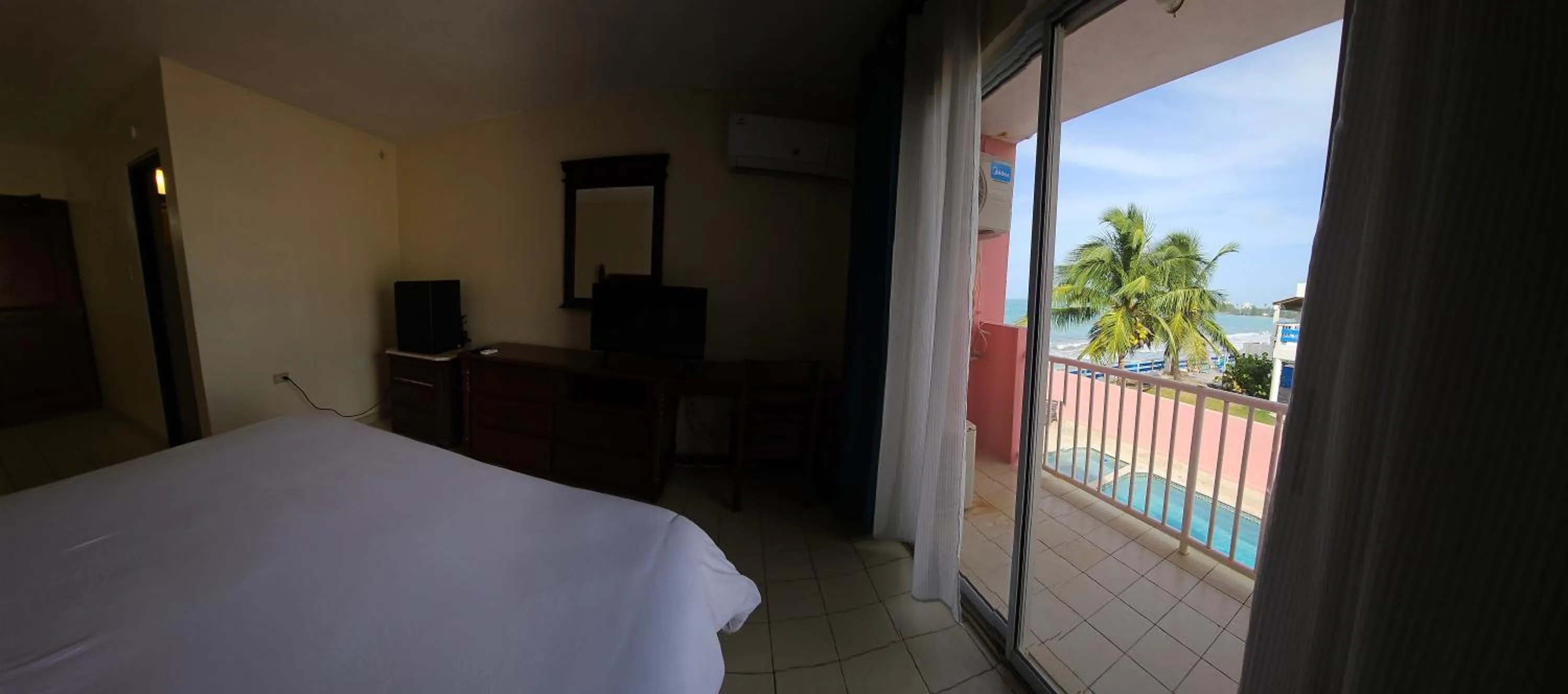 Bed in Selva Boutique Hotel - Luquillo Oceanfront Retreat - Adults Only