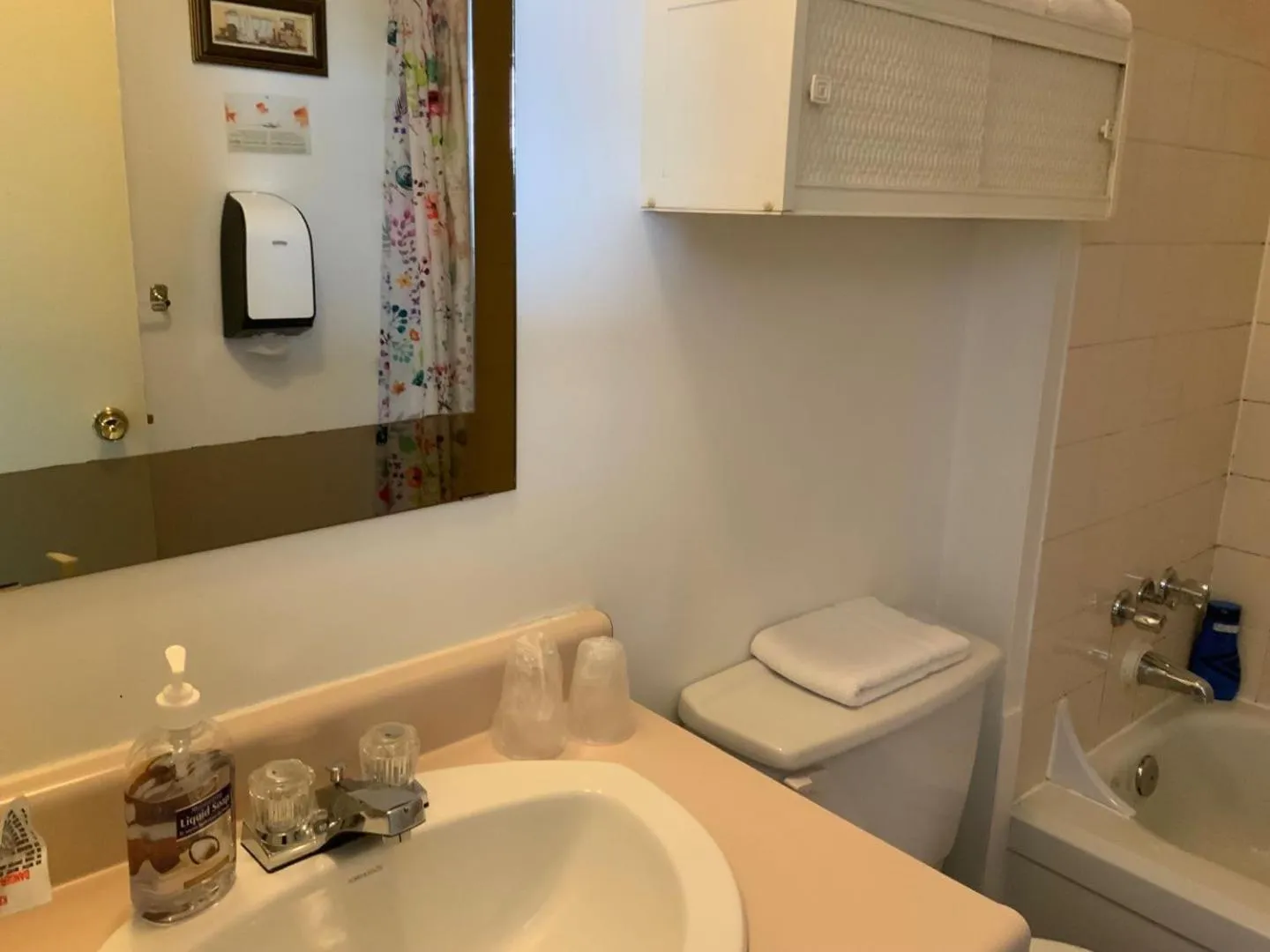 Bathroom in Motel Rayalco