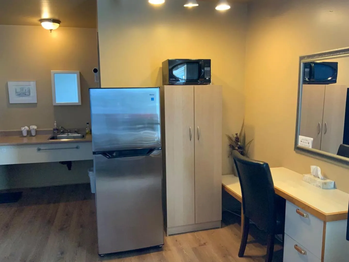 minibar in Motel Rayalco