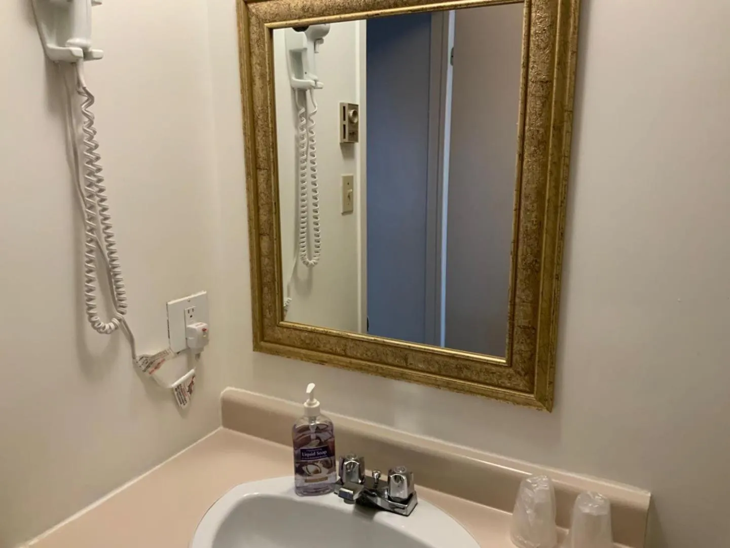 Bathroom in Motel Rayalco