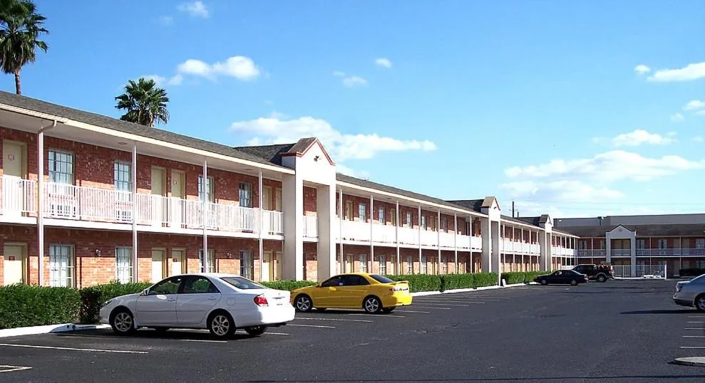 Facade/entrance, Property Building in Value Inn & Suites - Harlingen