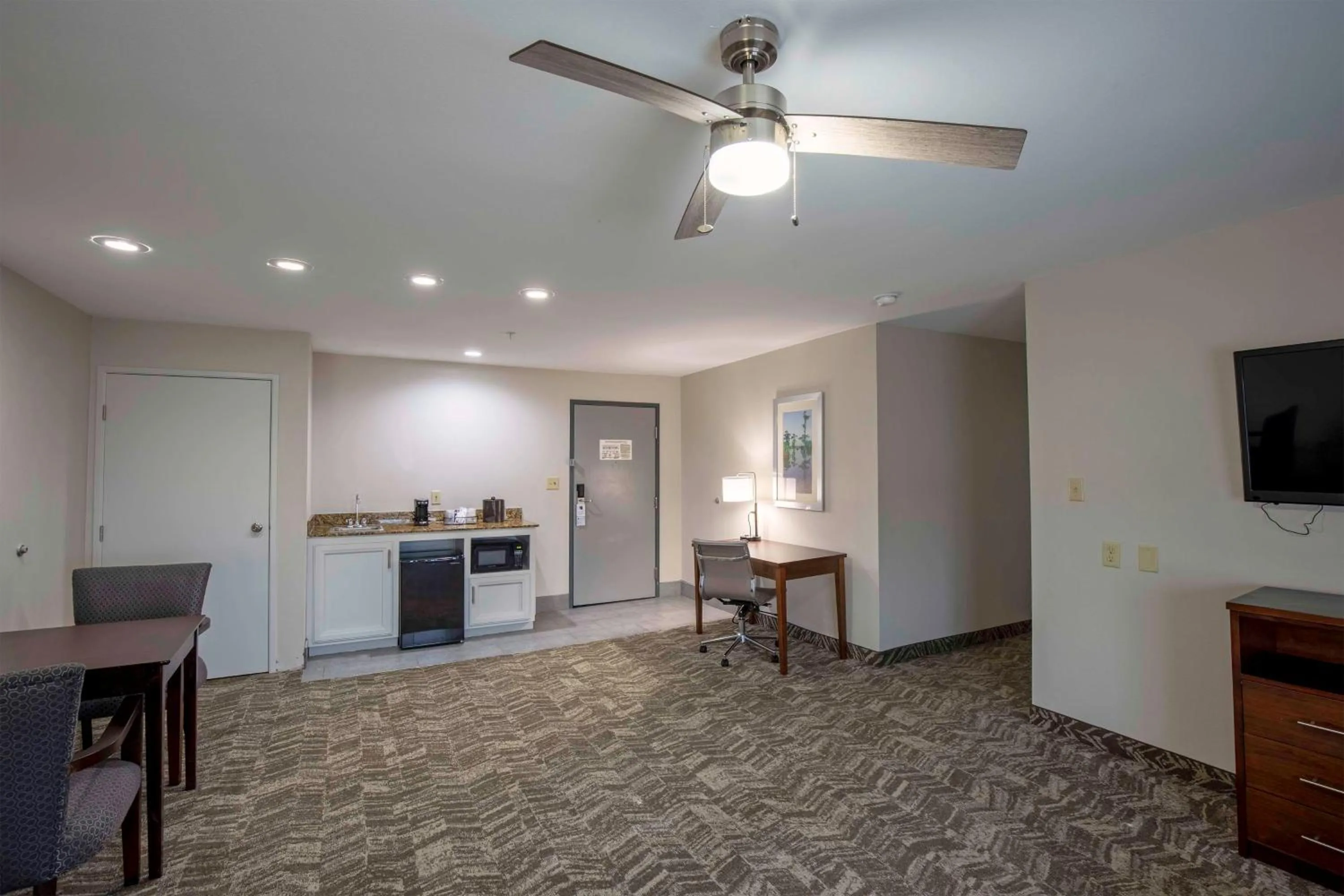 Photo of the whole room in Best Western Plus Lafayette Vermilion River Inn & Suites