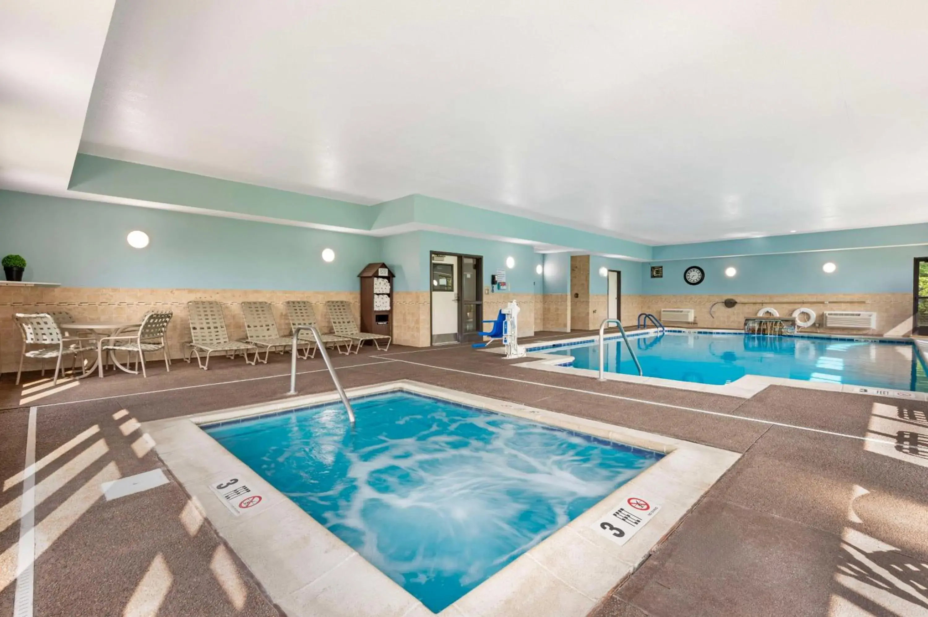Pool view in Best Western Plus Anderson Pool view in Best Western Plus Anderson