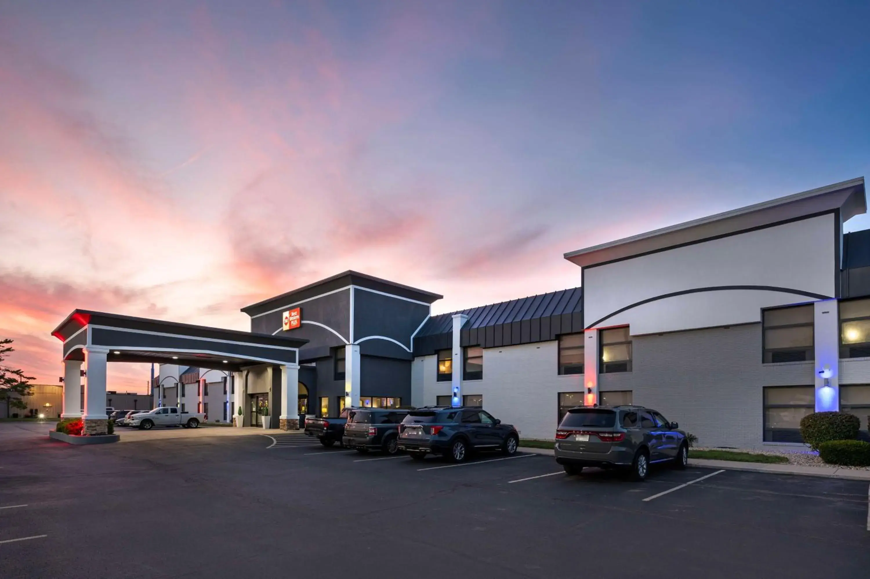 Property building in Best Western Plus Anderson Property building in Best Western Plus Anderson