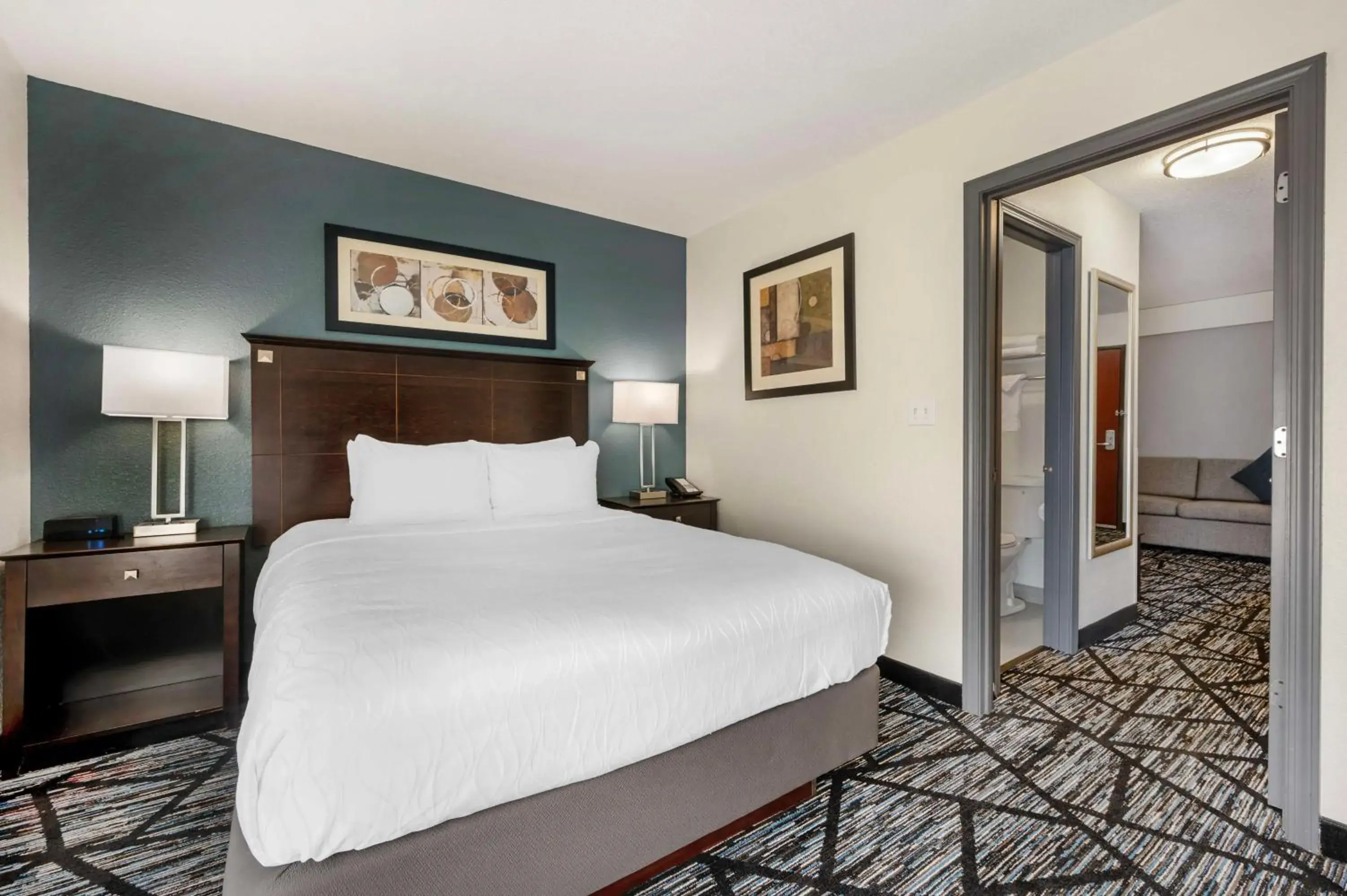 Queen Suite with Sofa Bed- Non-Smoking in Best Western Plus Anderson Queen Suite with Sofa Bed- Non-Smoking in Best Western Plus Anderson