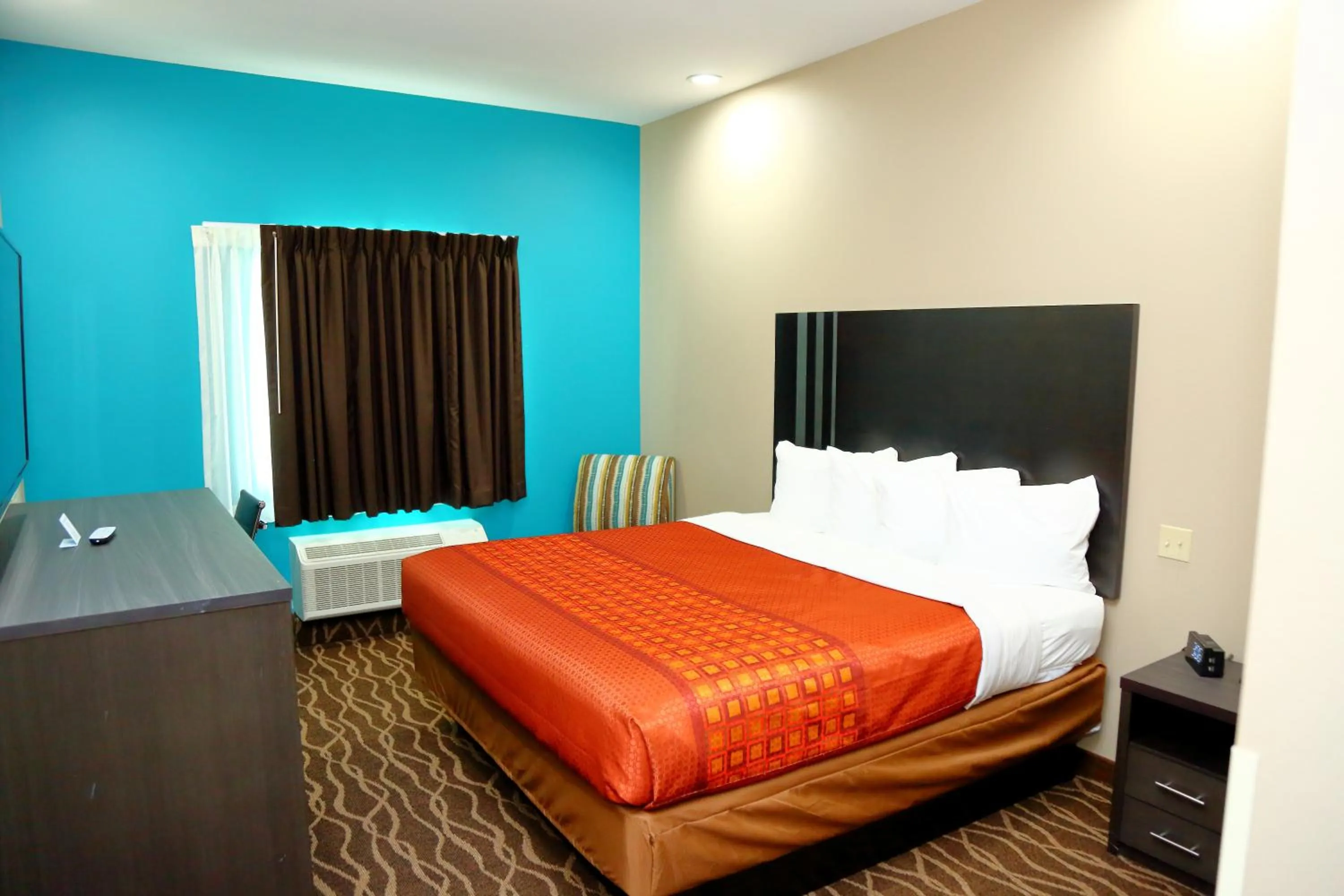 Bed in Americas Best Value Inn & Suites-Prairieville