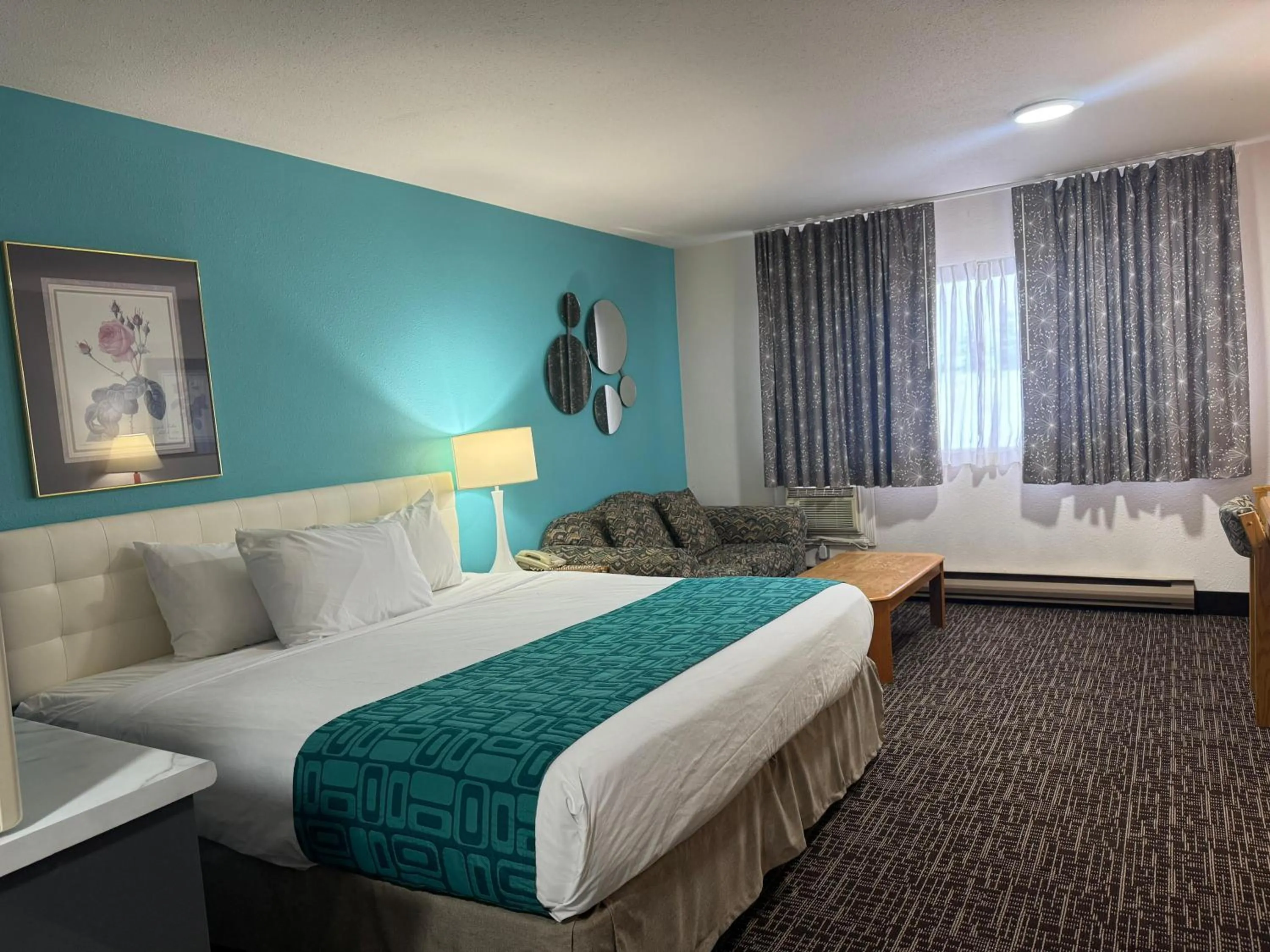 Breakfast, Bed in Howard Johnson by Wyndham Fort St. John