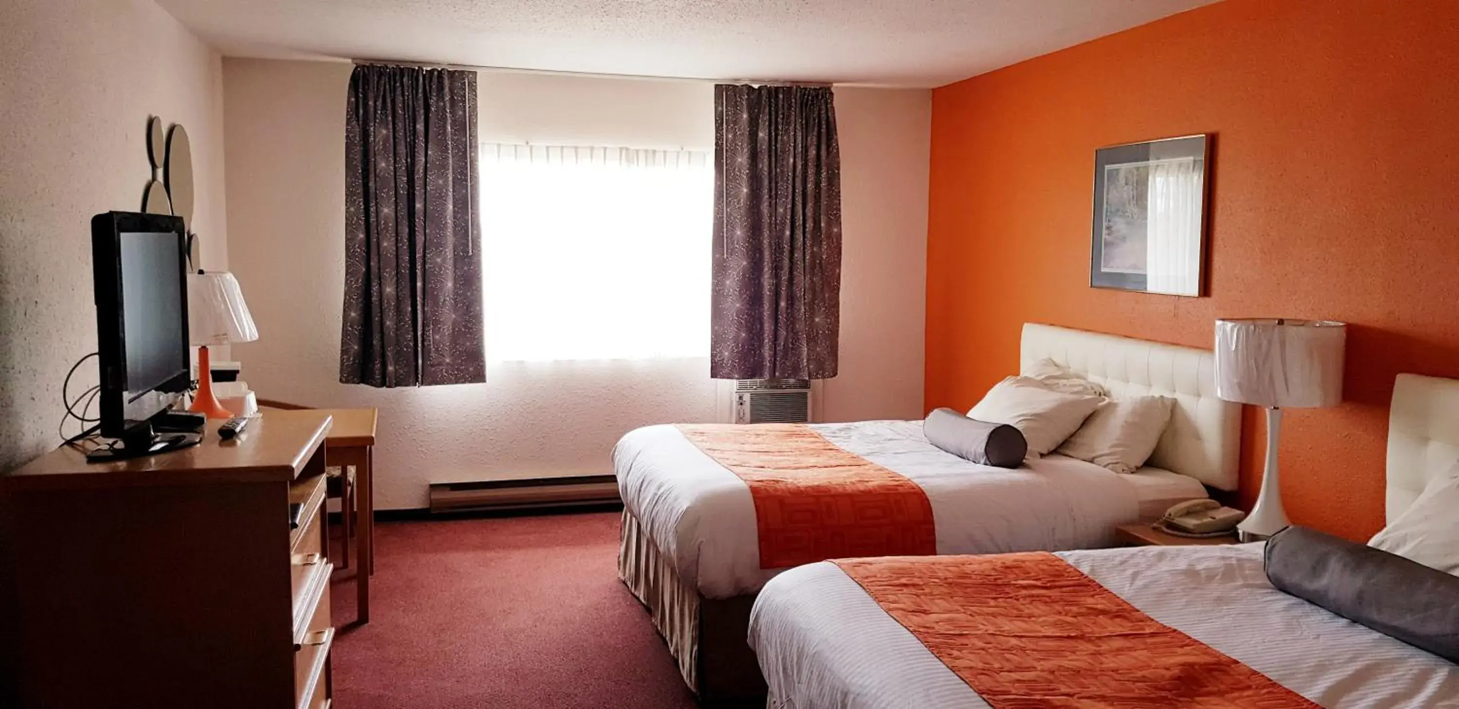 Queen Room with Two Queen Beds - Non-Smoking in Howard Johnson by Wyndham Fort St. John Queen Room with Two Queen Beds - Non-Smoking in Howard Johnson by Wyndham Fort St. John
