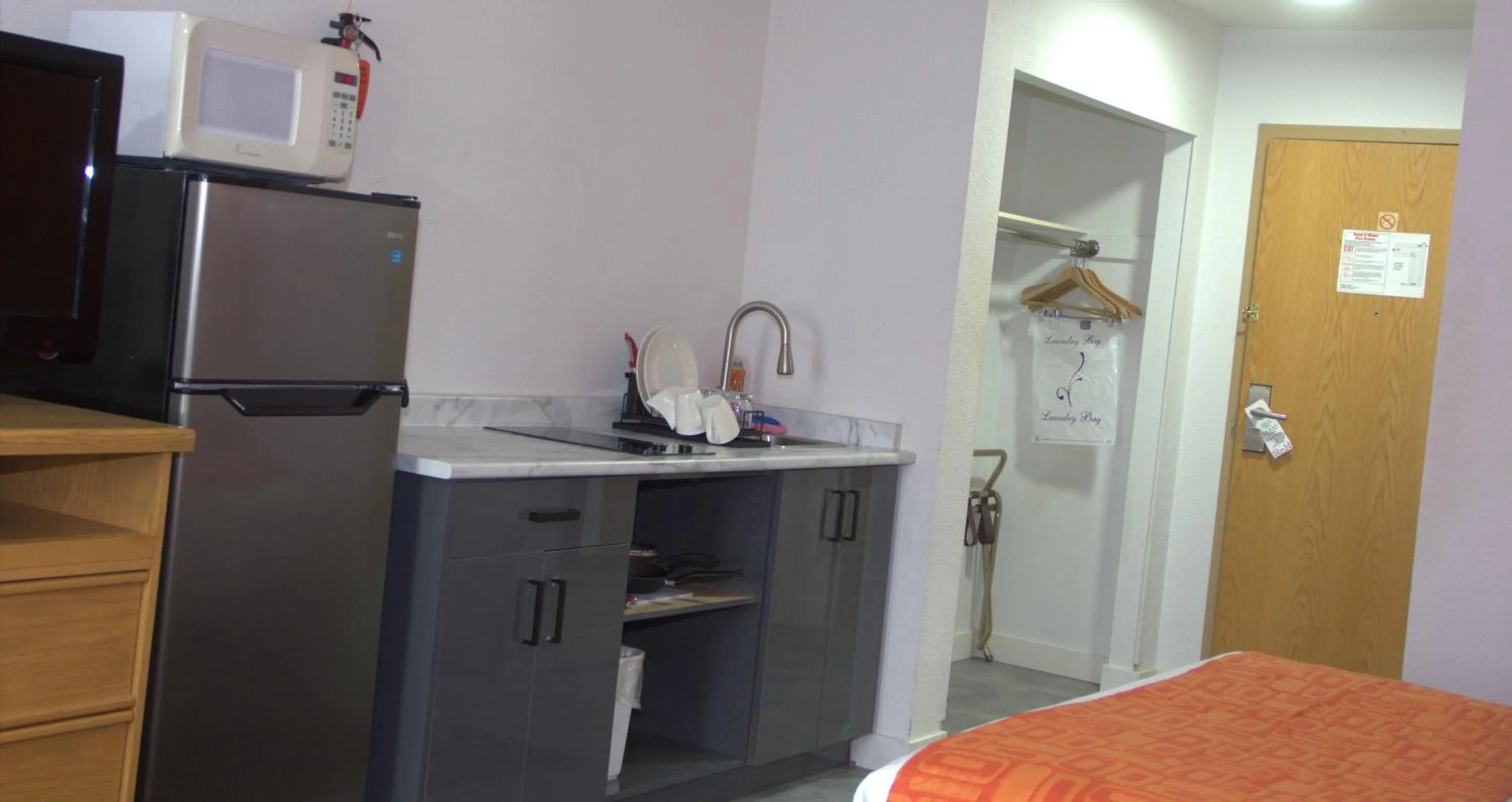 Breakfast in Howard Johnson by Wyndham Fort St. John