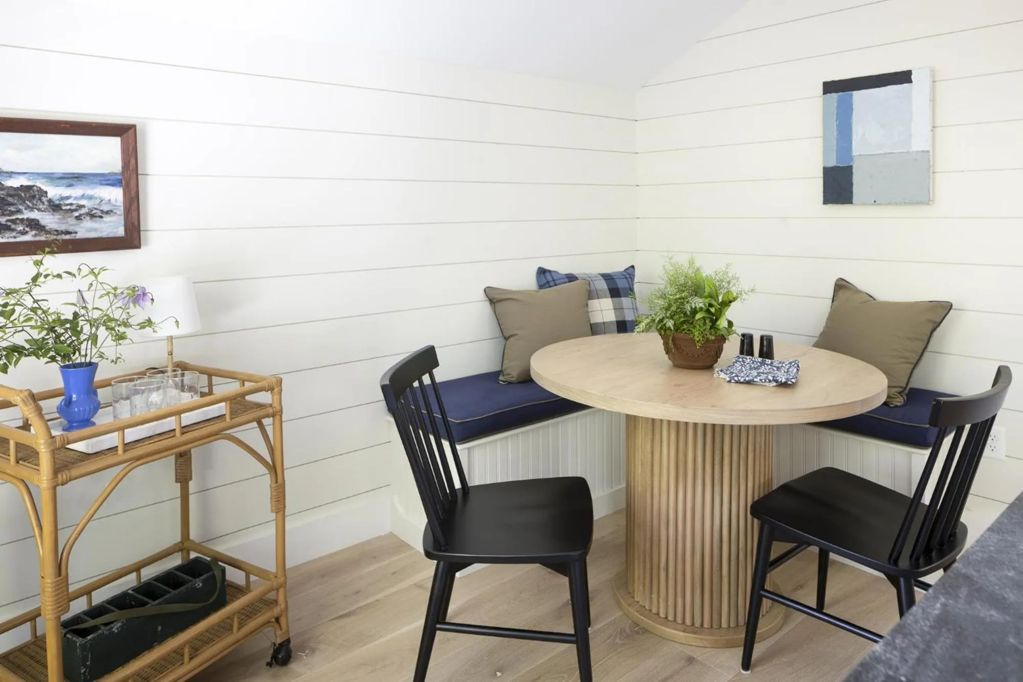 Photo of the whole room in The Lodge on the Cove