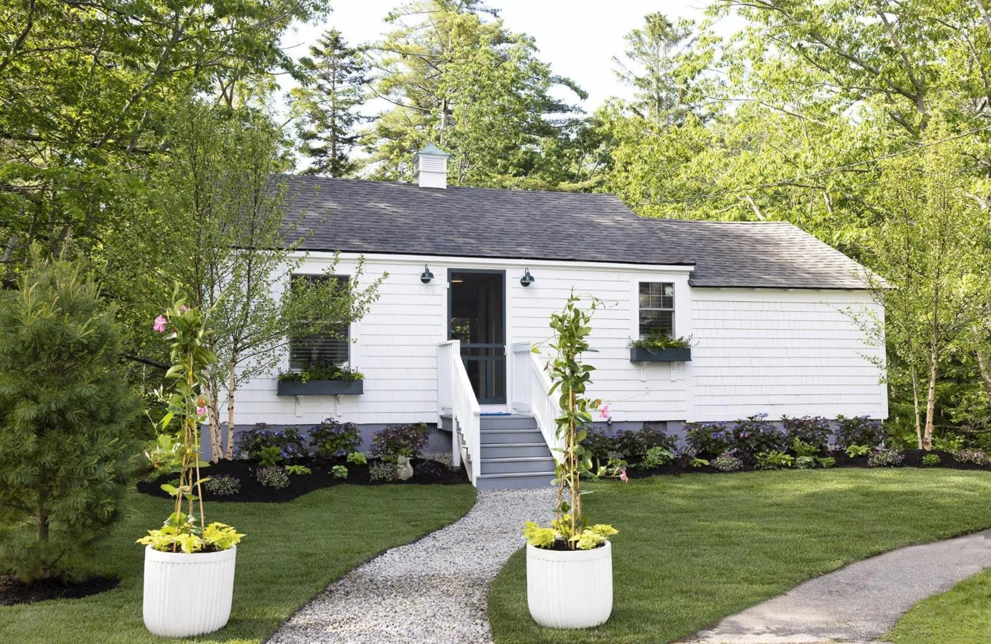 Photo of the whole room in The Lodge on the Cove