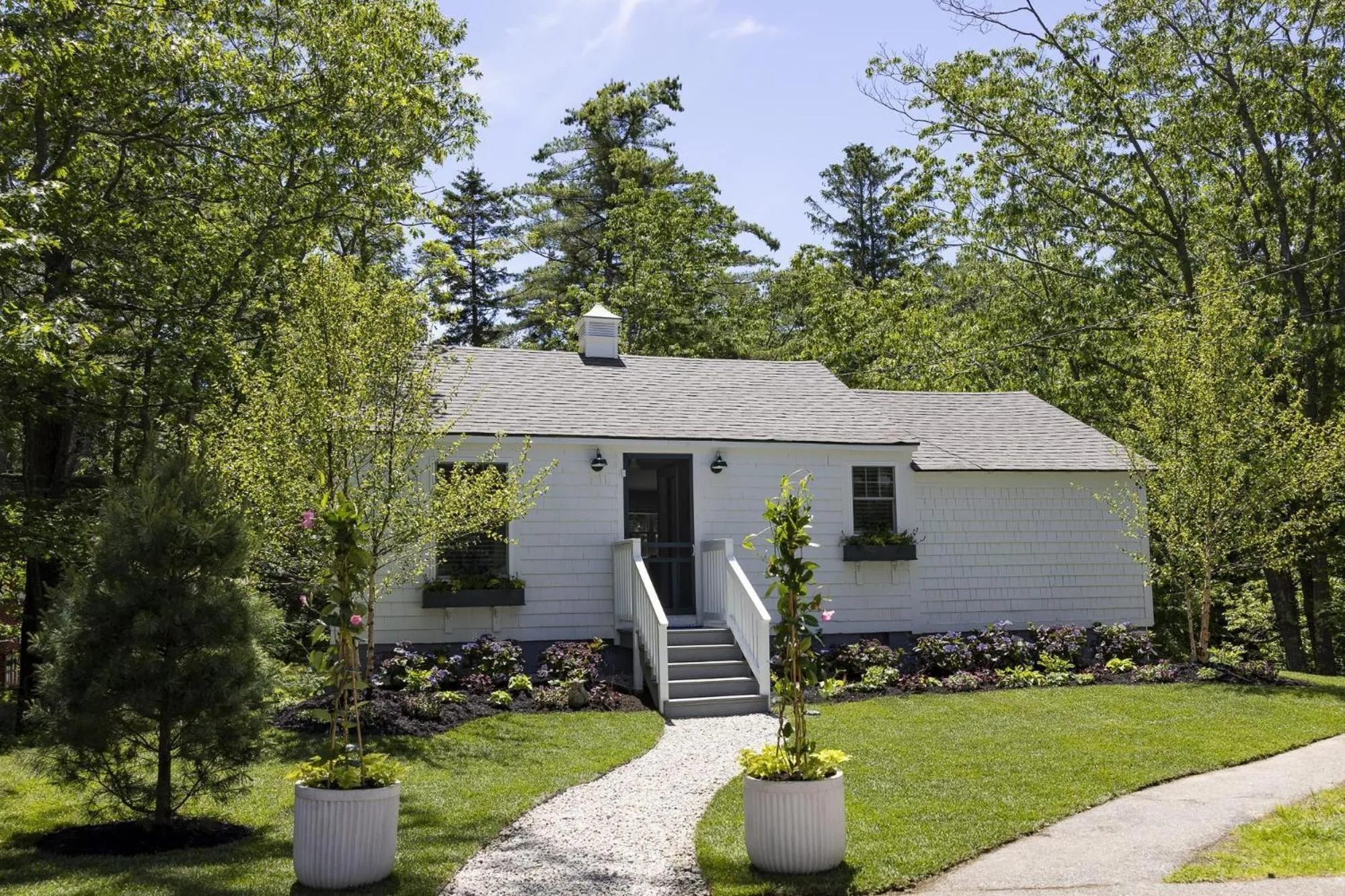 Photo of the whole room in The Lodge on the Cove