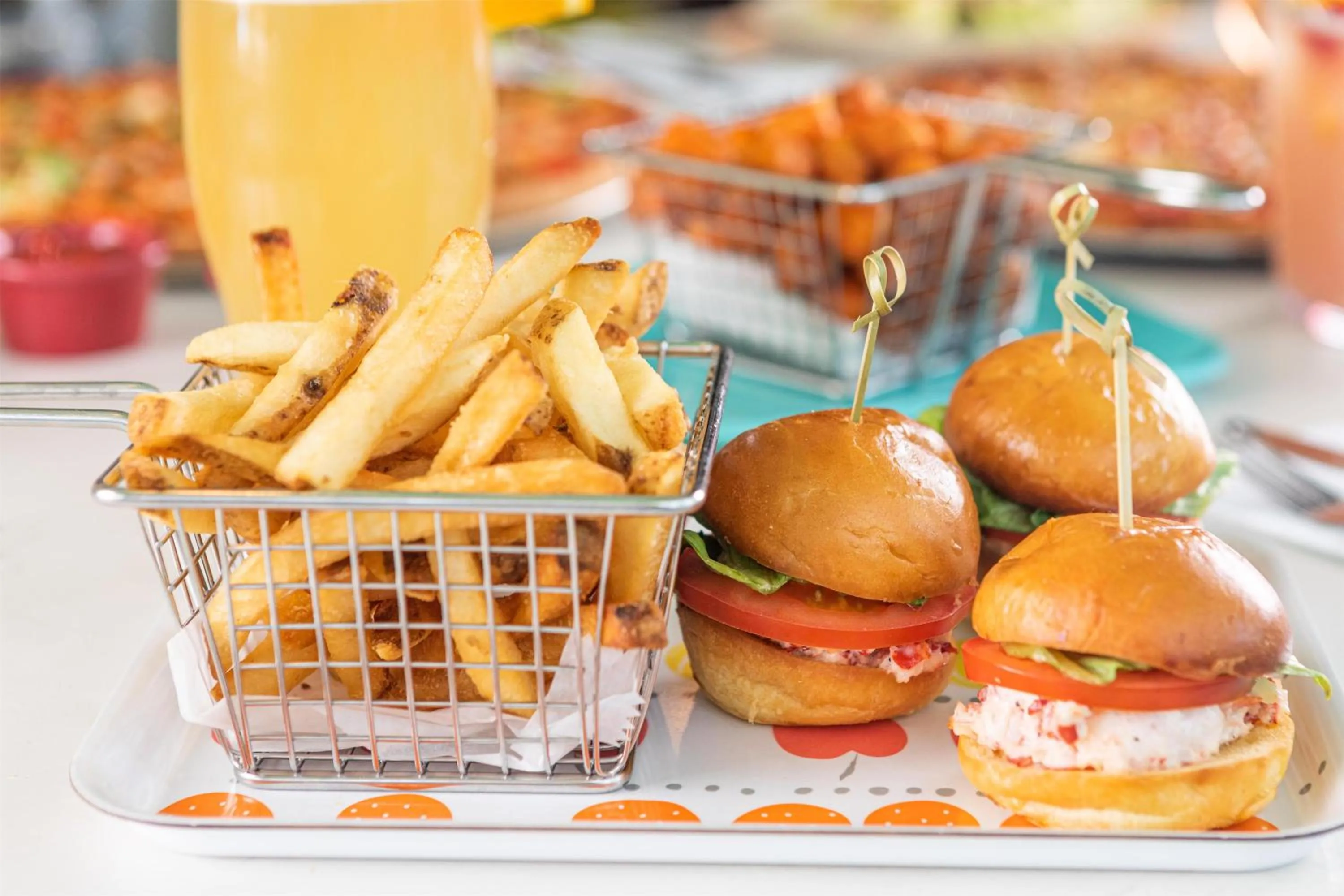 Food and drinks in The Lodge on the Cove