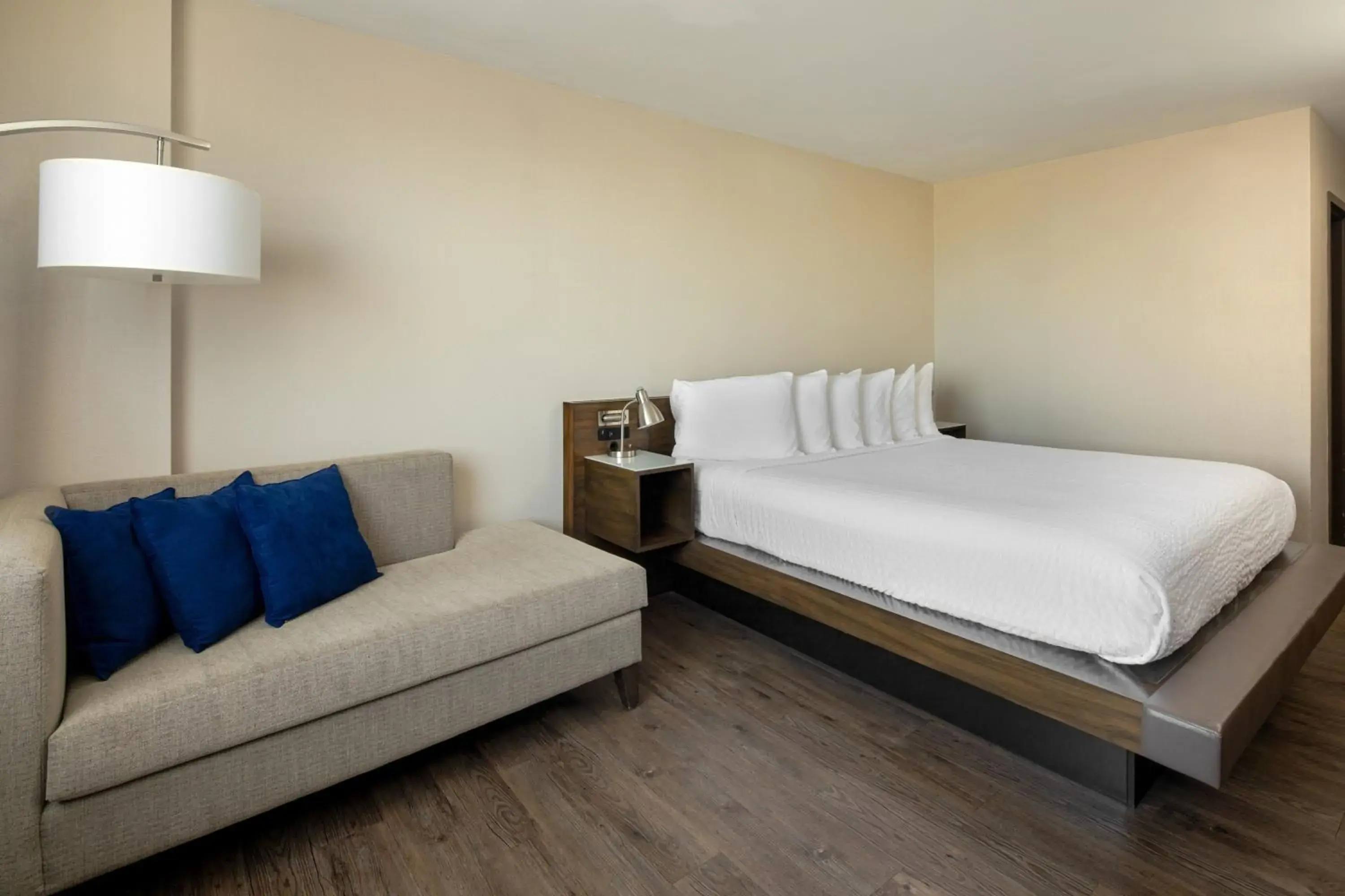 Bedroom, Bed in The Lodge at Duke Medical Center Bedroom, Bed in The Lodge at Duke Medical Center