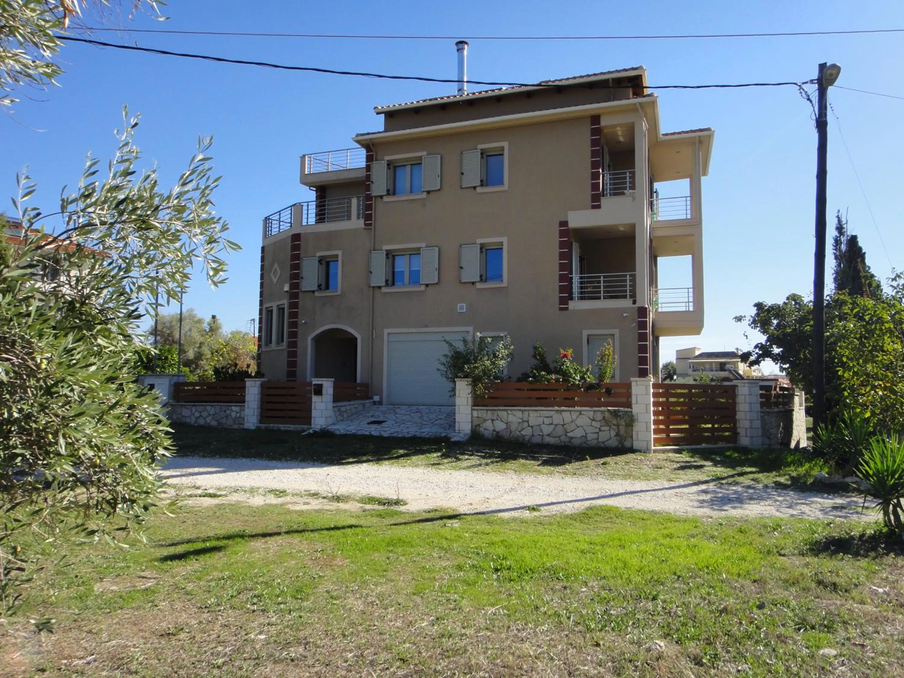 Facade/entrance in Villa Lydia
