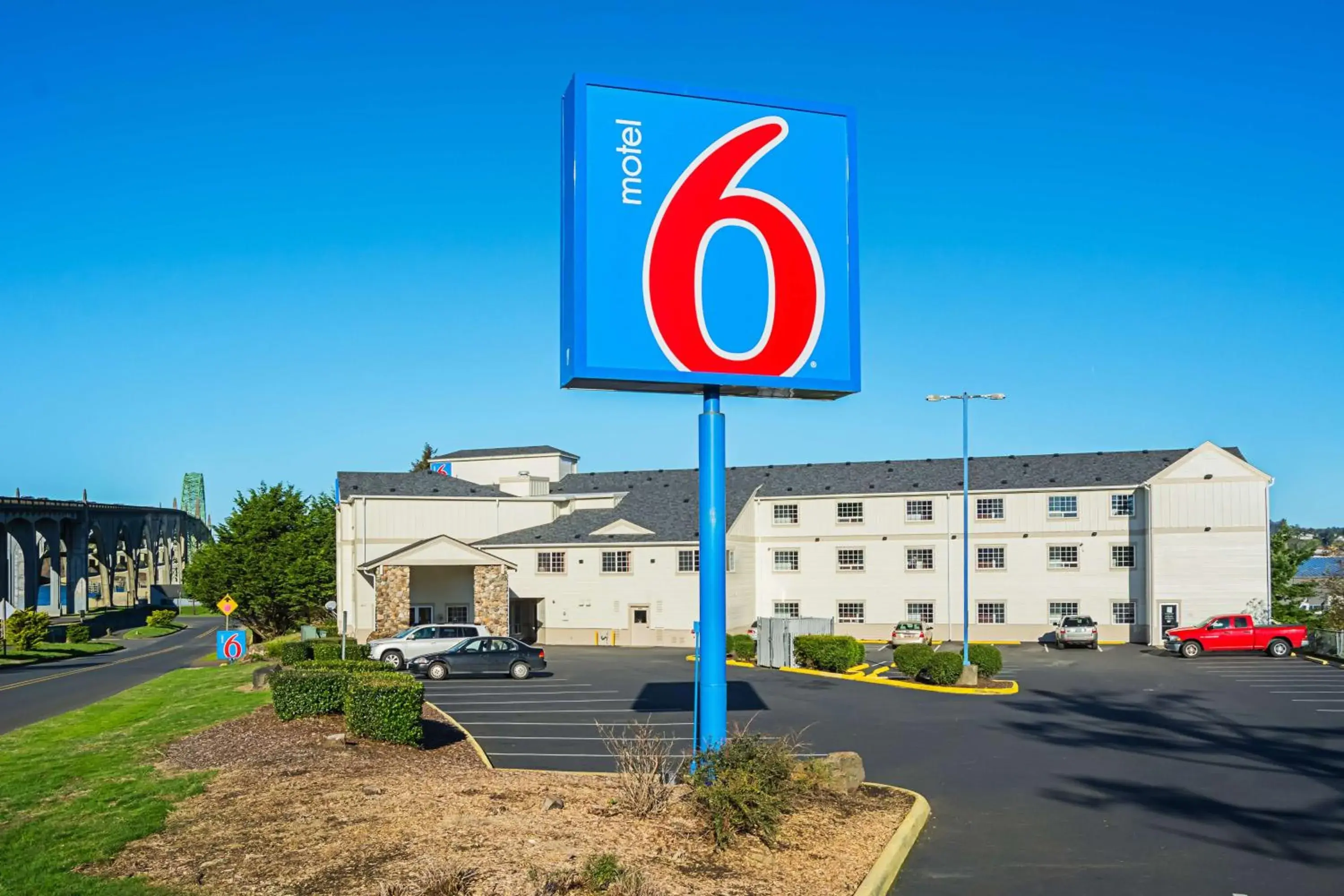 Property building in Motel 6-Newport, OR Property building in Motel 6-Newport, OR