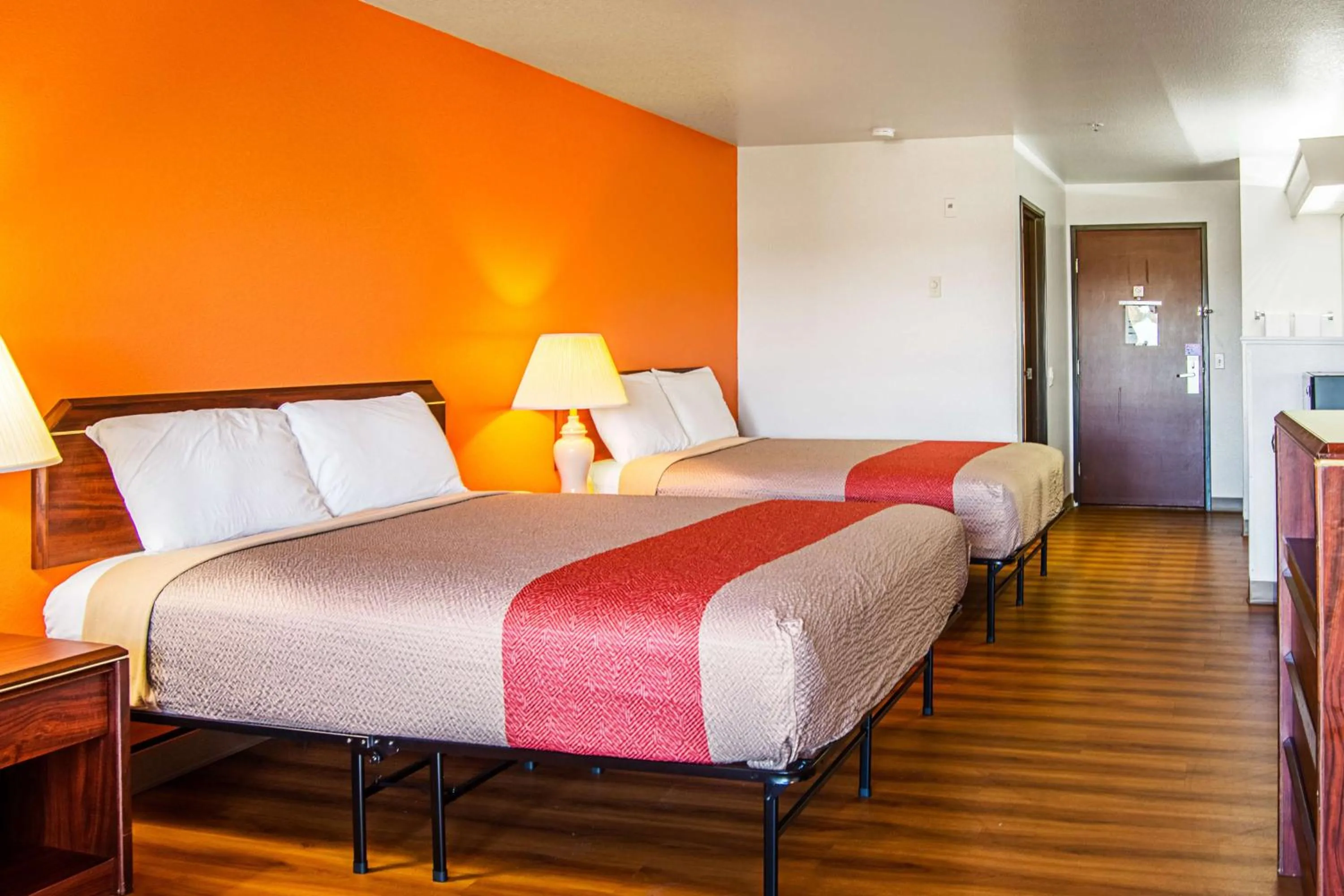 Bedroom, Bed in Motel 6-Newport, OR