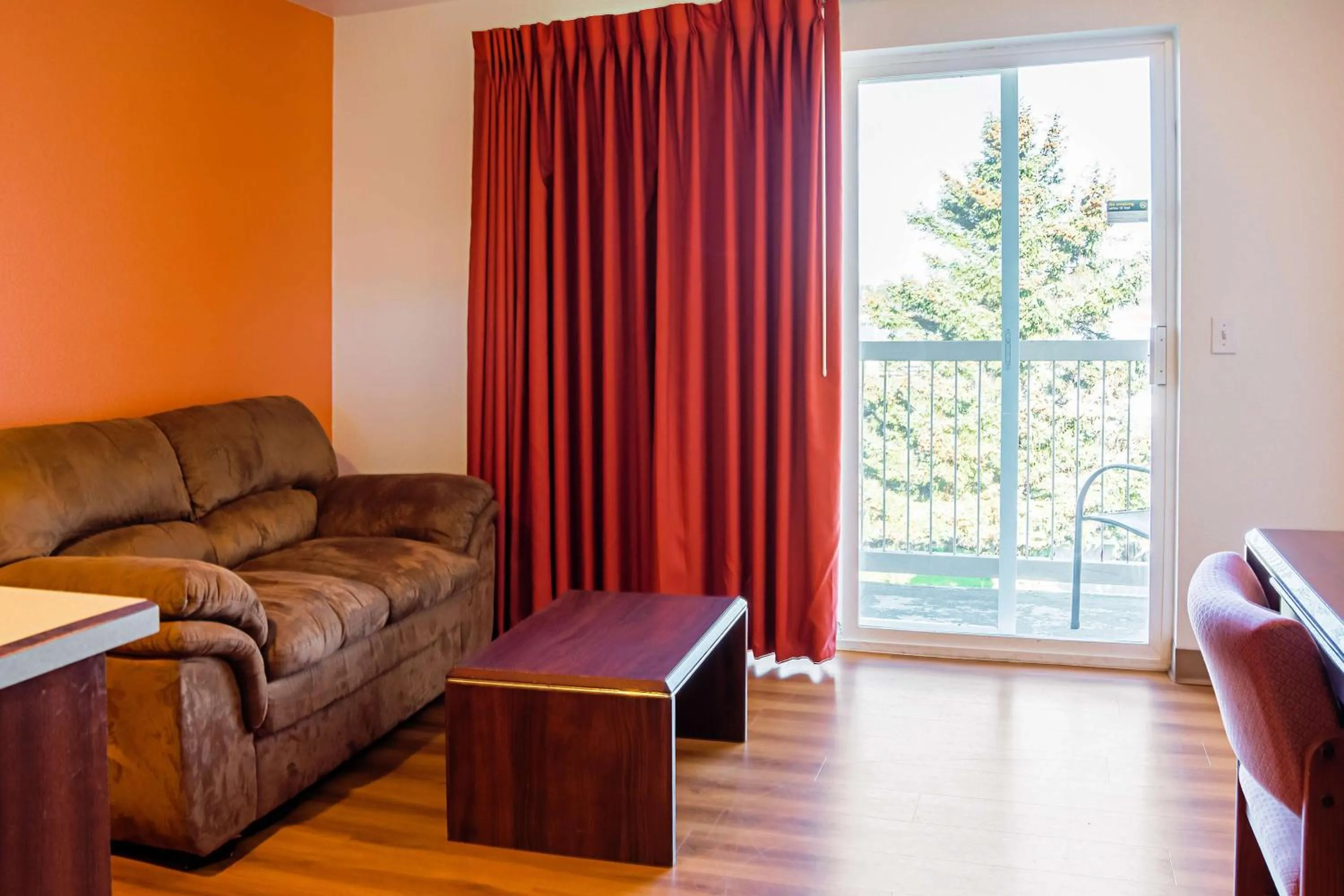 Living room in Motel 6-Newport, OR