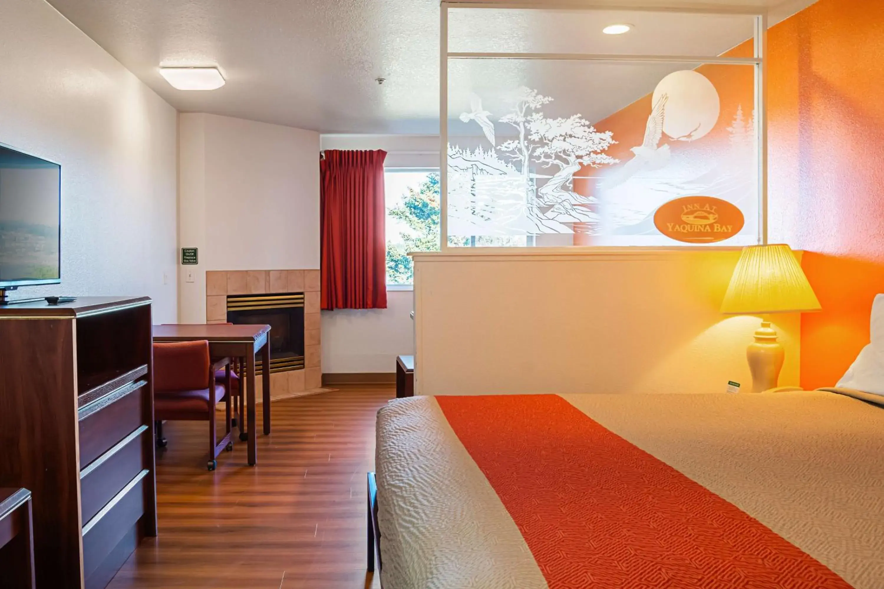 TV and multimedia, Bed in Motel 6-Newport, OR TV and multimedia, Bed in Motel 6-Newport, OR