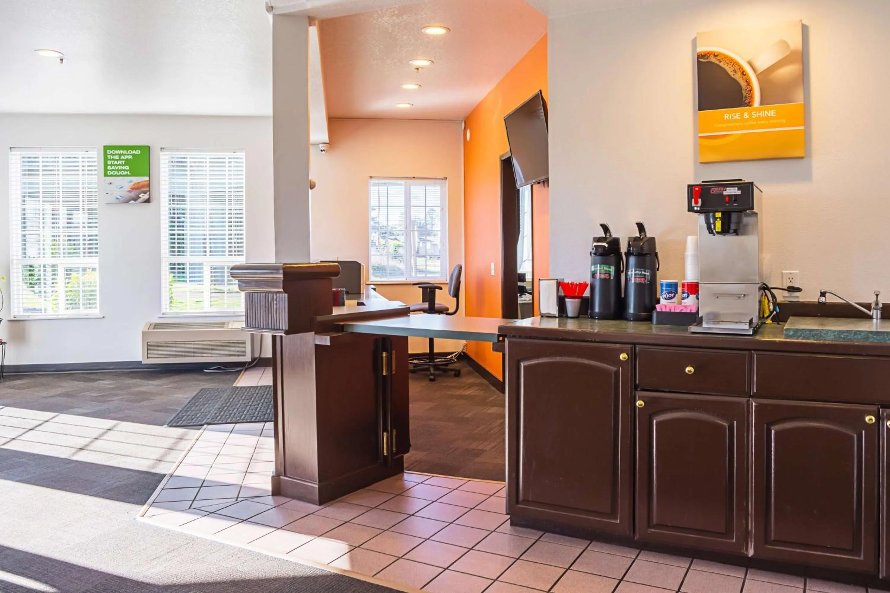 Coffee/tea facilities in Motel 6-Newport, OR
