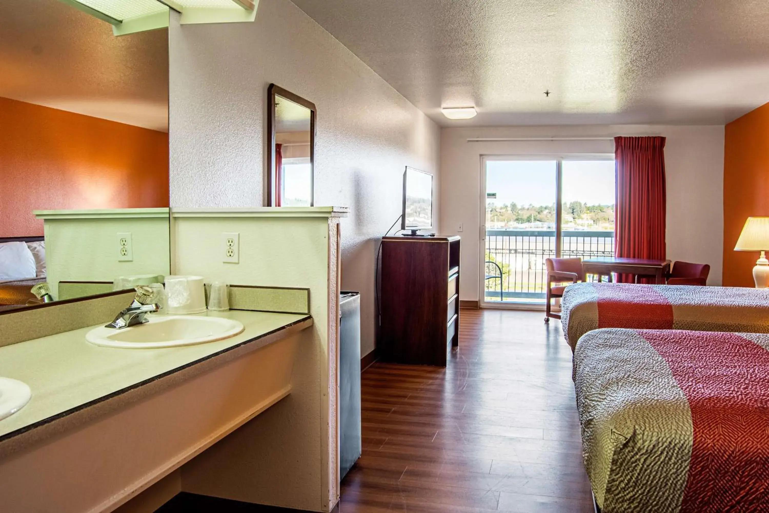 Bedroom, Bed in Motel 6-Newport, OR Bedroom, Bed in Motel 6-Newport, OR
