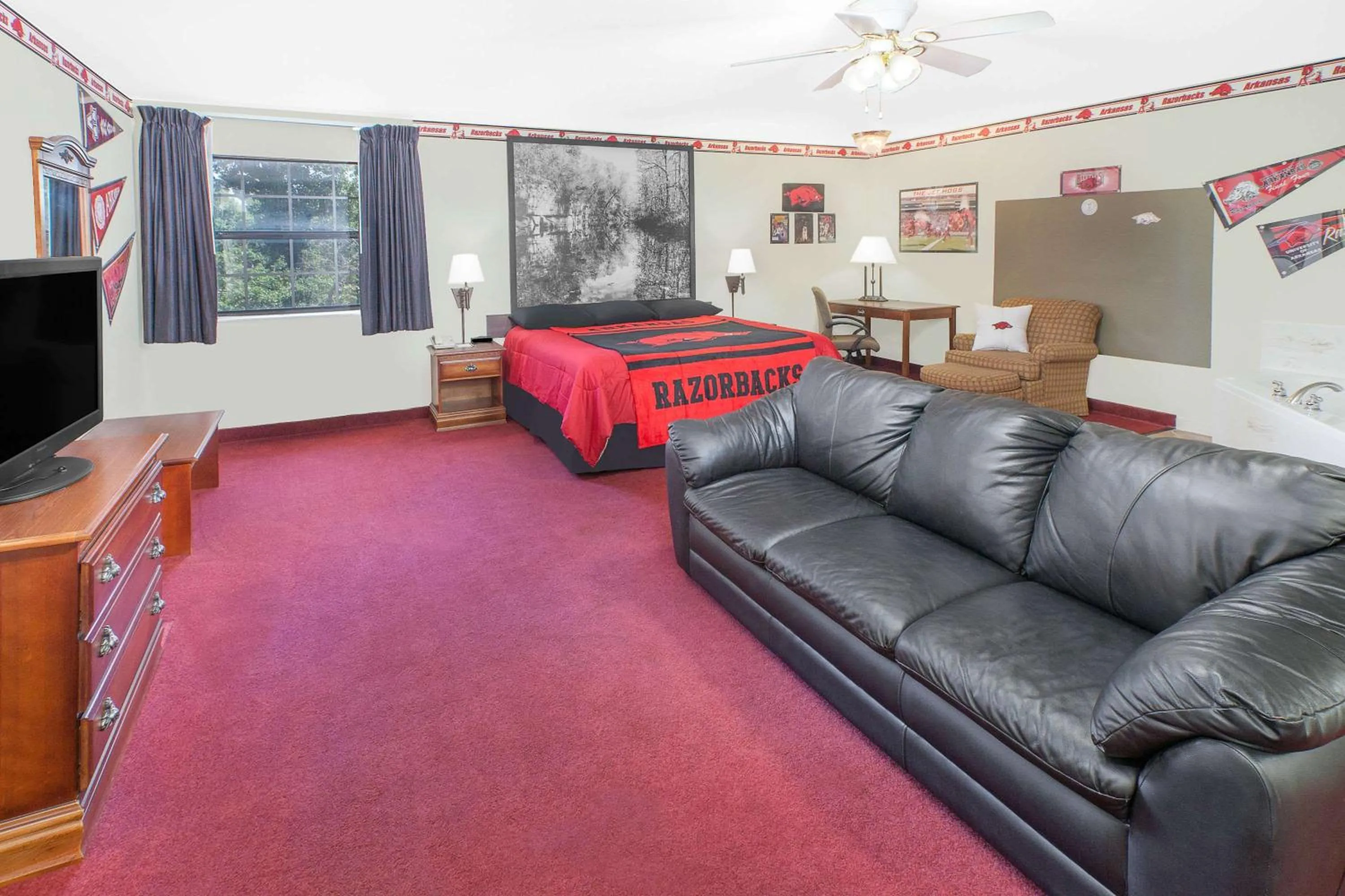 Photo of the whole room in Super 8 by Wyndham Lowell/Bentonville/Rogers Area