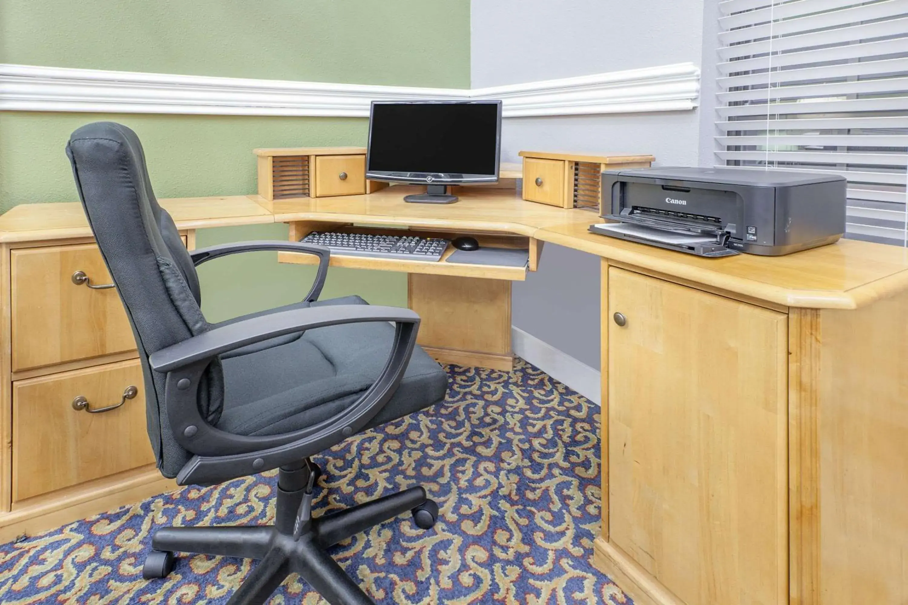 Super 8 by Wyndham Lowell/Bentonville/Rogers Area Super 8 by Wyndham Lowell/Bentonville/Rogers Area