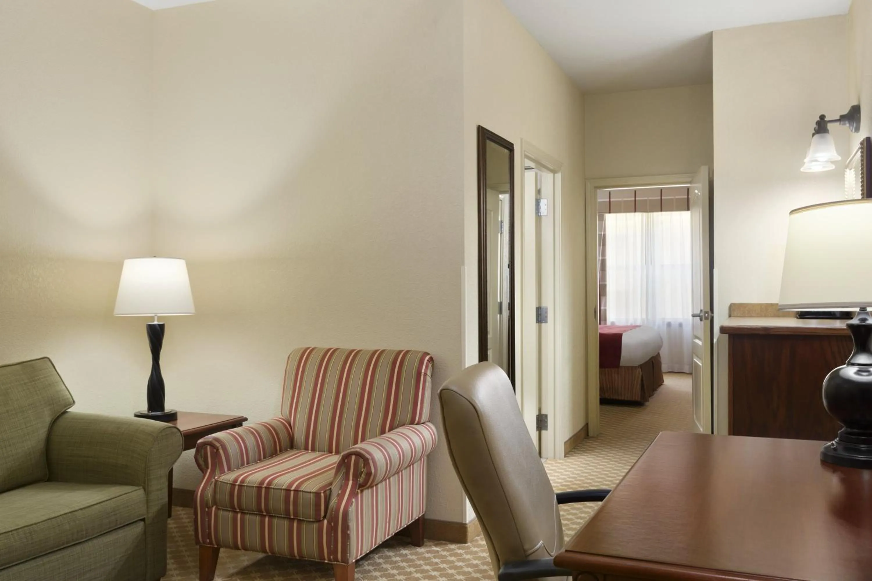 One-Bedroom Suite in Country Inn & Suites by Radisson, Macon North, GA